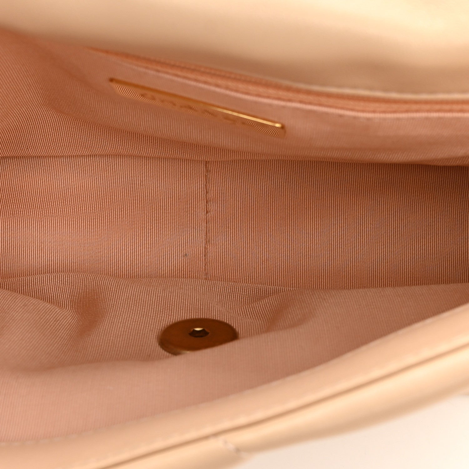 Lambskin Quilted Medium Chanel 19 Flap Light Beige — view 5