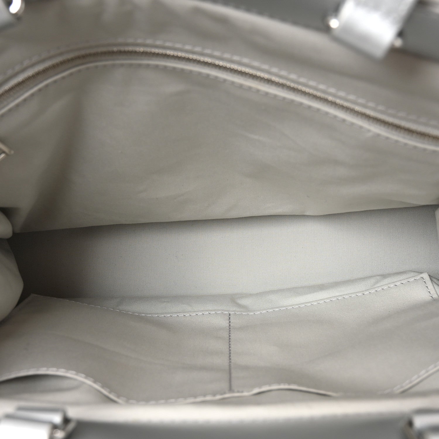 Nylon Monogram Gradient LV Snow Onthego MM Frost — view 5
