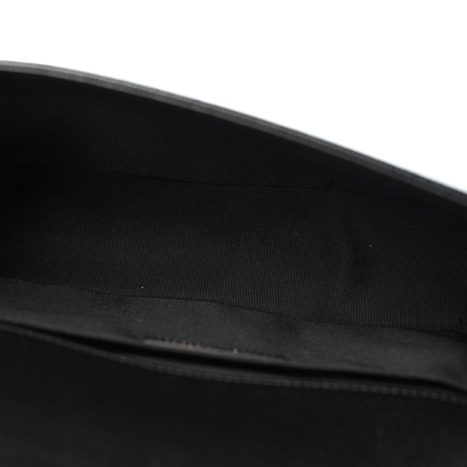 Caviar Quilted Medium Boy Flap Black — view 5