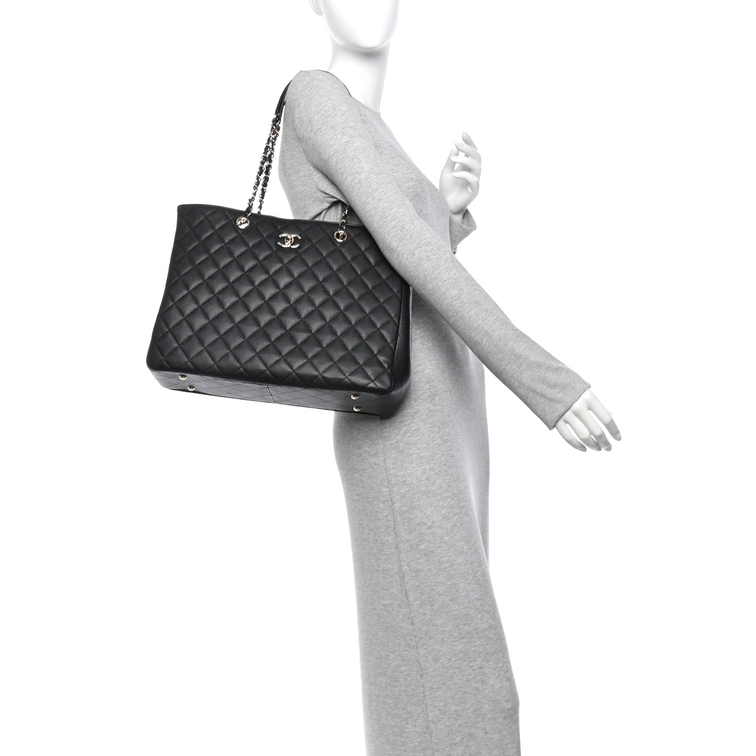 Caviar Quilted Large Shopping Tote Black — view 2