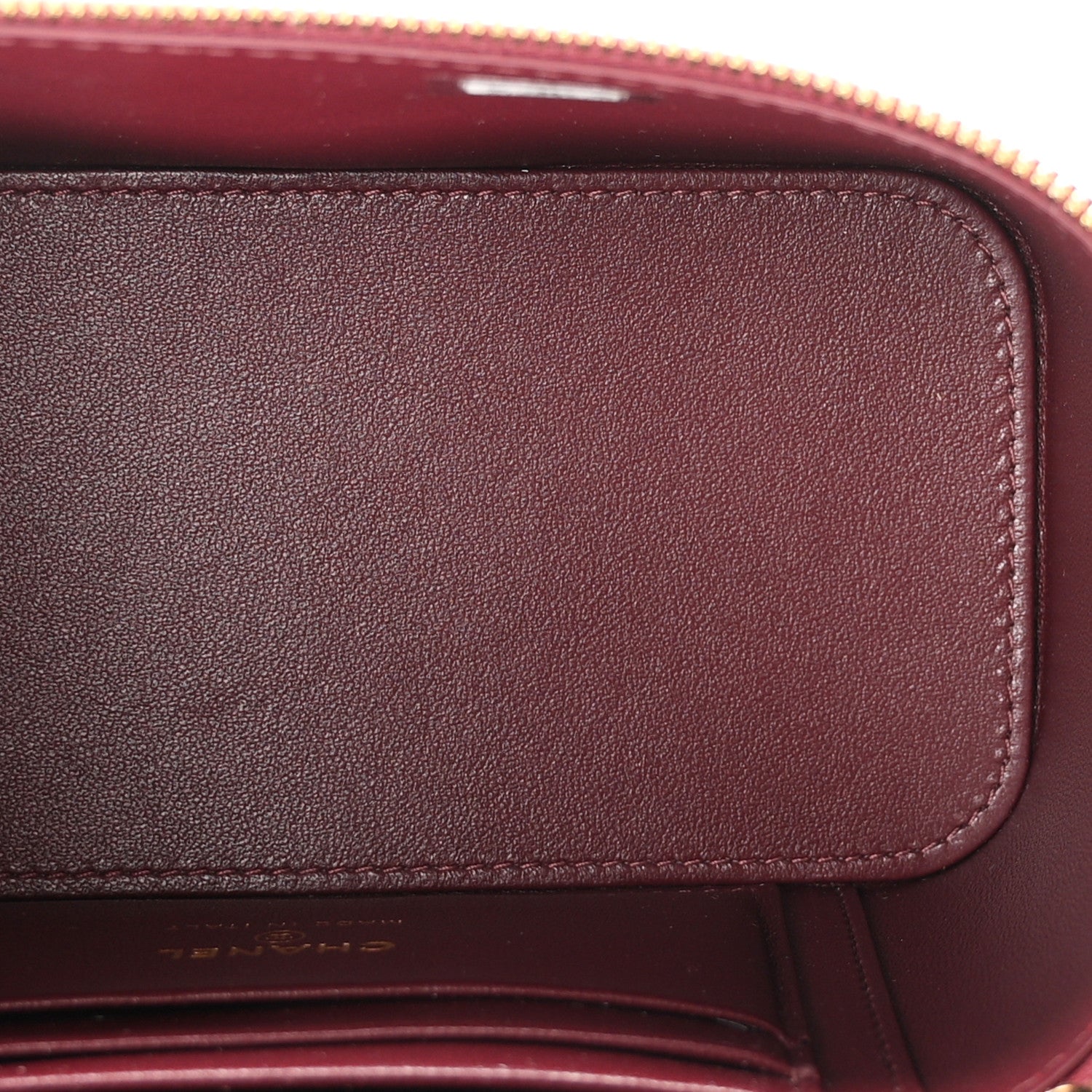 Calfskin Crocodile Embossed Crococo Small Top Handle Vanity Case With Chain Dark Burgundy — view 5