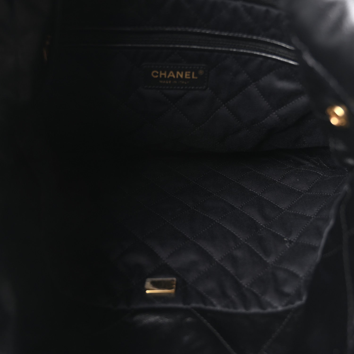 Shiny Calfskin Quilted Small Chanel 22 Black — view 5