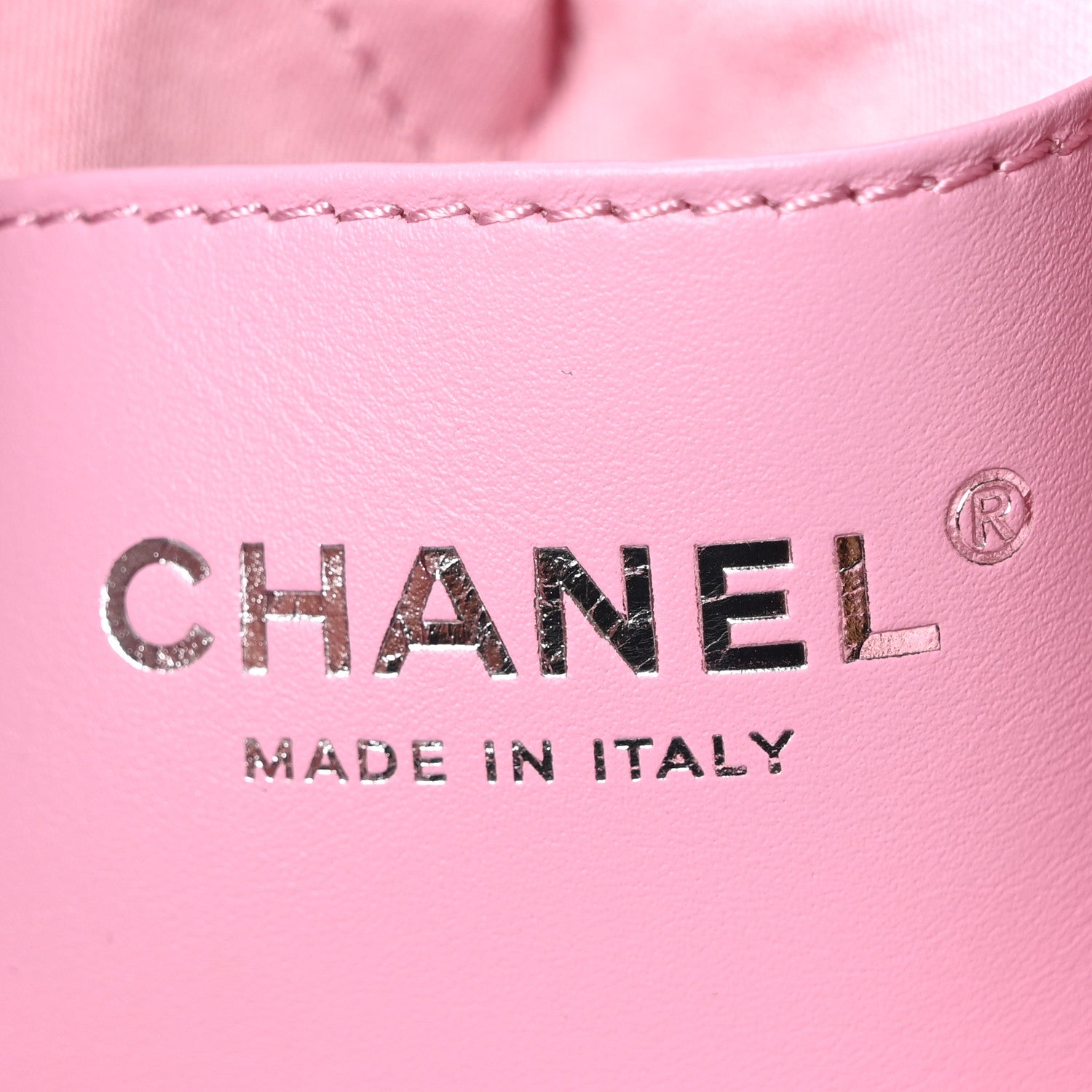 Metallic Lambskin Lacquered Monochrome Quilted Mini Chanel 22 Pink — view 5