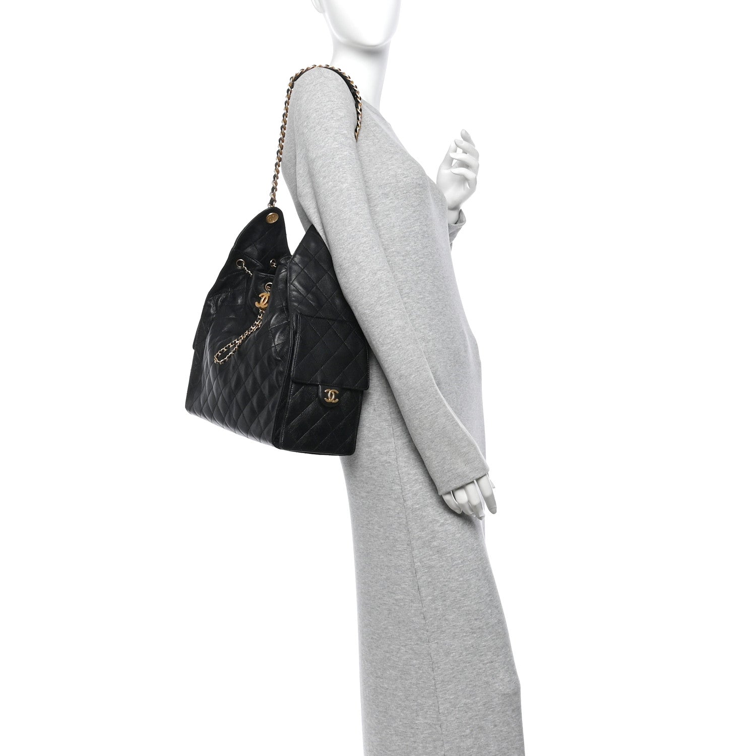Caviar Quilted Medium Chanel 25 Handbag Black — view 2