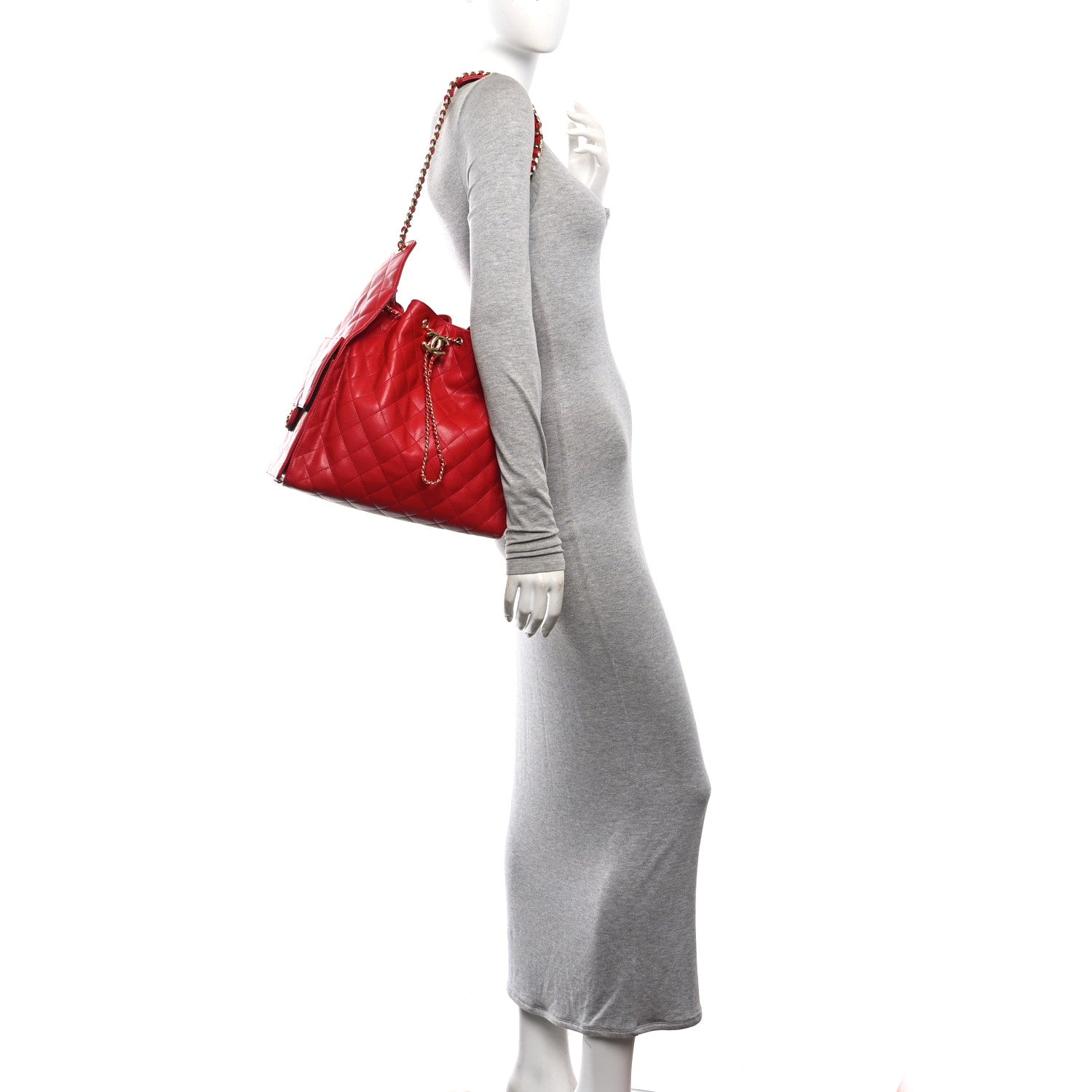 Caviar Quilted Medium Chanel 25 Handbag Red — view 2