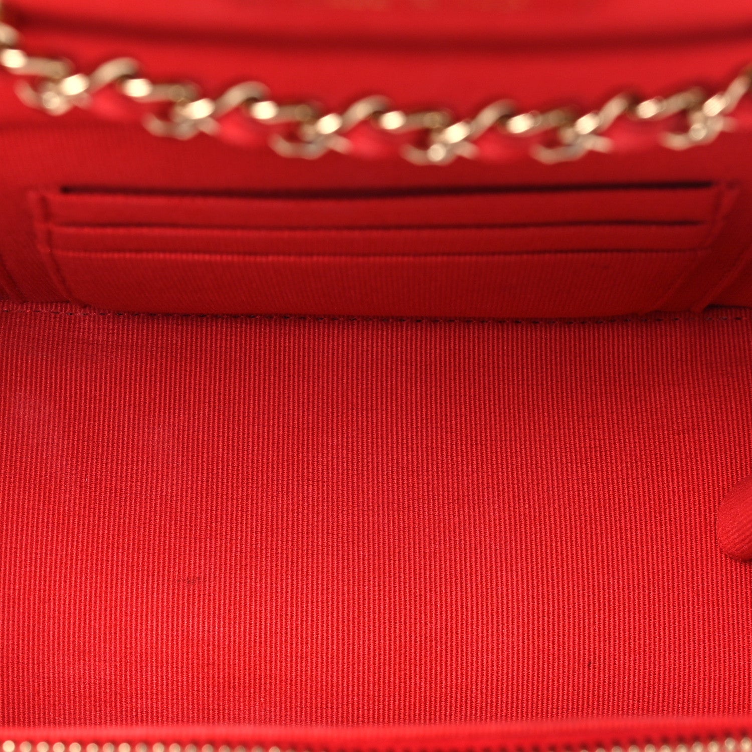 Caviar Quilted Small Vanity Case With Chain Red — view 5