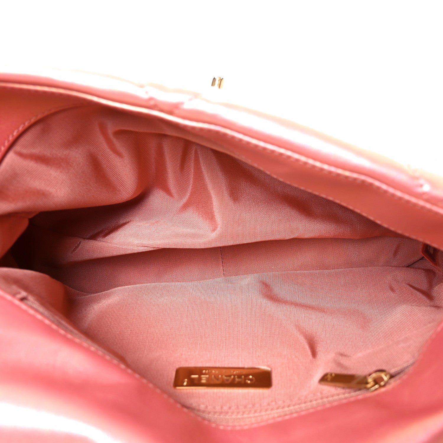 Iridescent Lambskin Quilted Large Chanel 19 Flap Pink — view 5