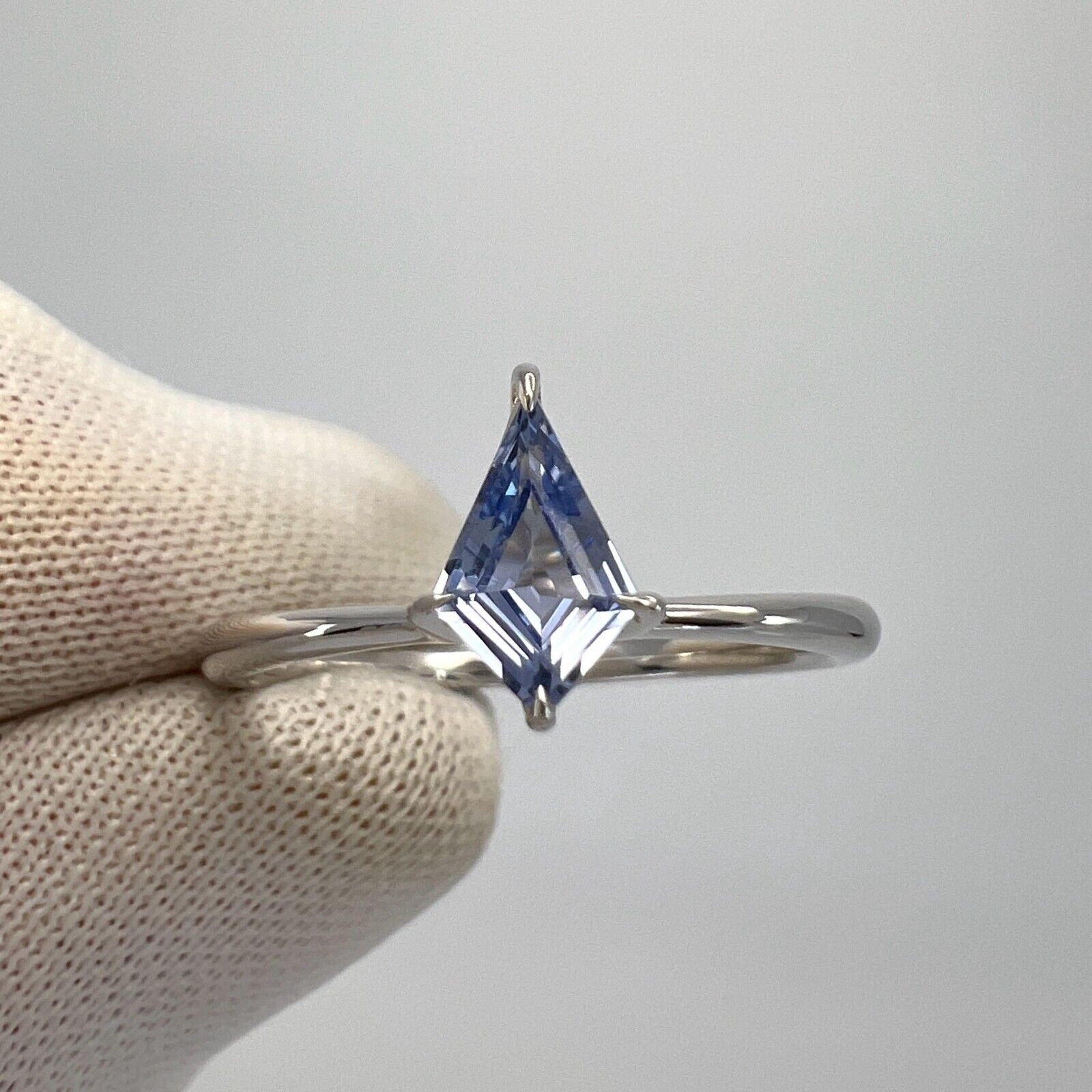 0.50ct Deep Blue Sapphire Fancy Kite Cut 18k White Gold Modern Solitaire Ring — view 2