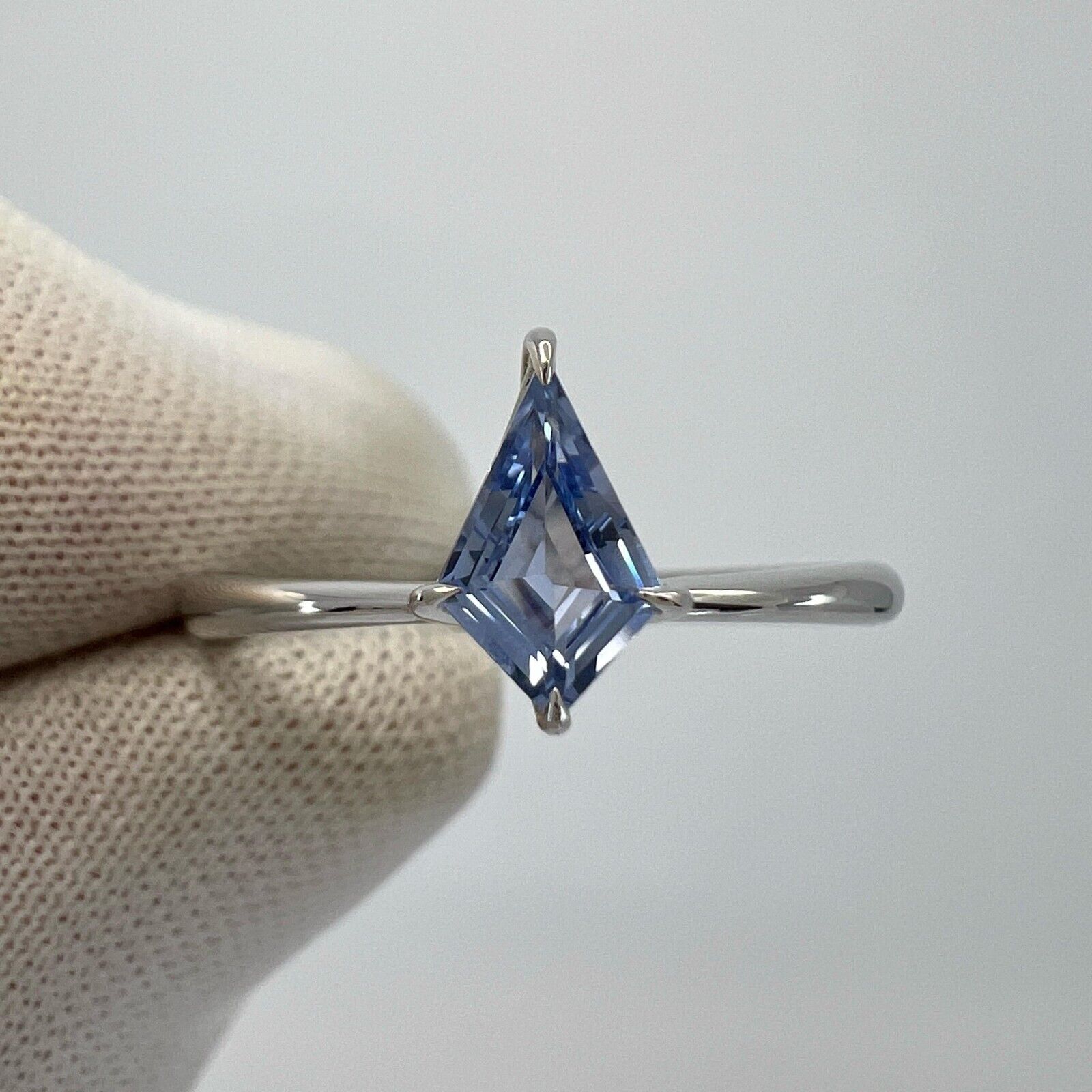 0.50ct Deep Blue Sapphire Fancy Kite Cut 18k White Gold Modern Solitaire Ring — view 4