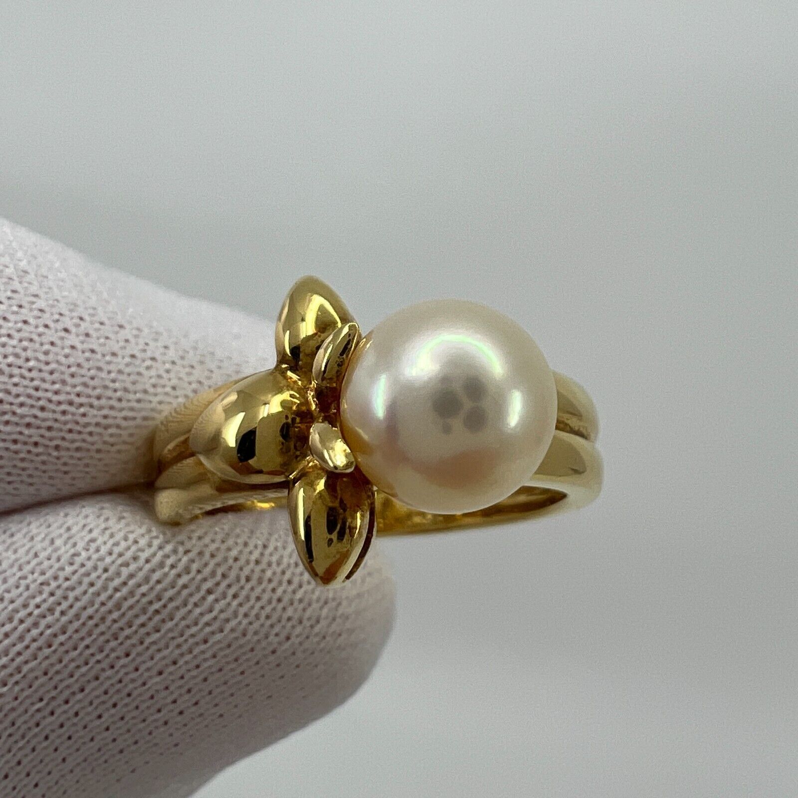 Rare Vintage Van Cleef & Arpels White Pearl 18k Yellow Gold Flower Ring EU49 — view 4