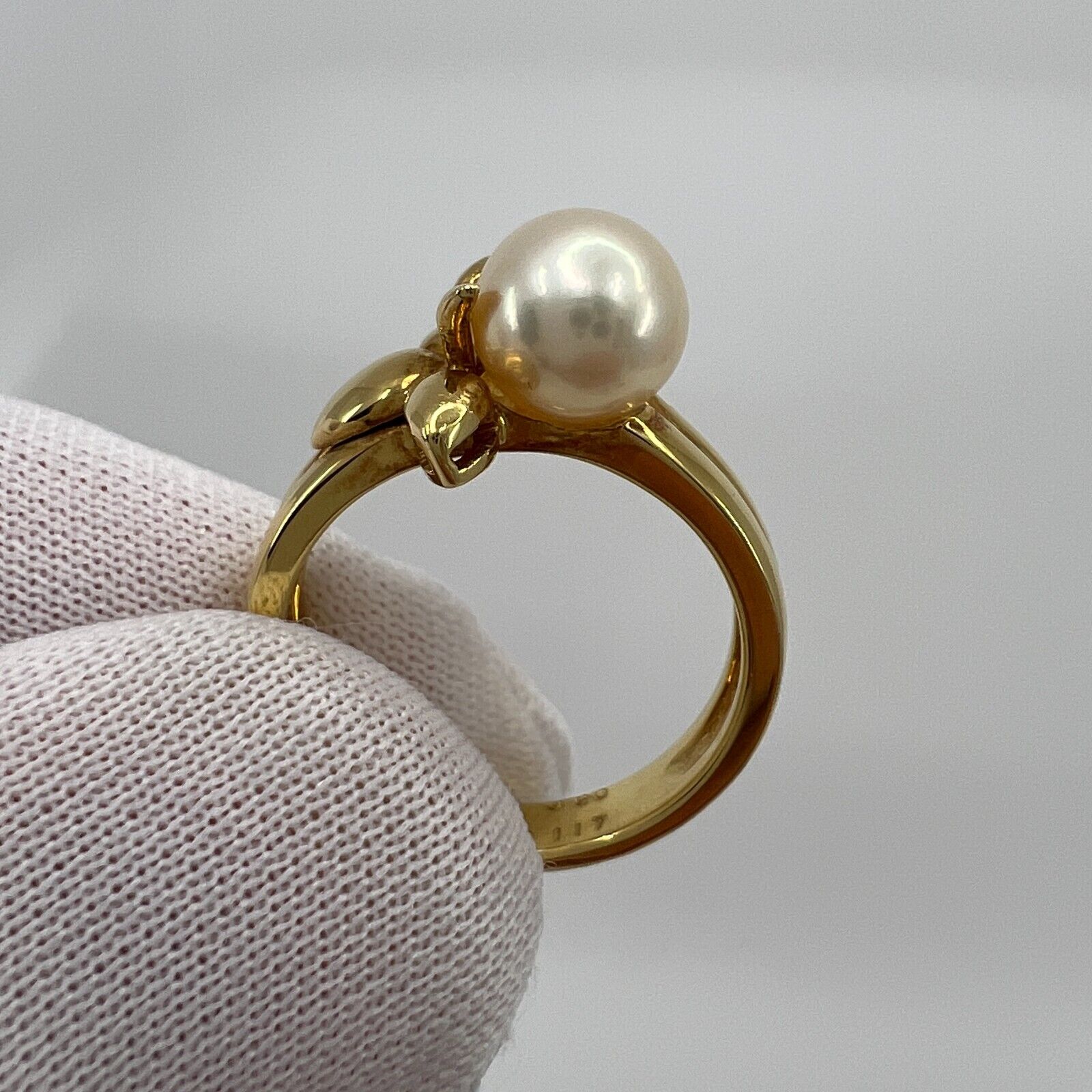 Rare Vintage Van Cleef & Arpels White Pearl 18k Yellow Gold Flower Ring EU49 — view 5