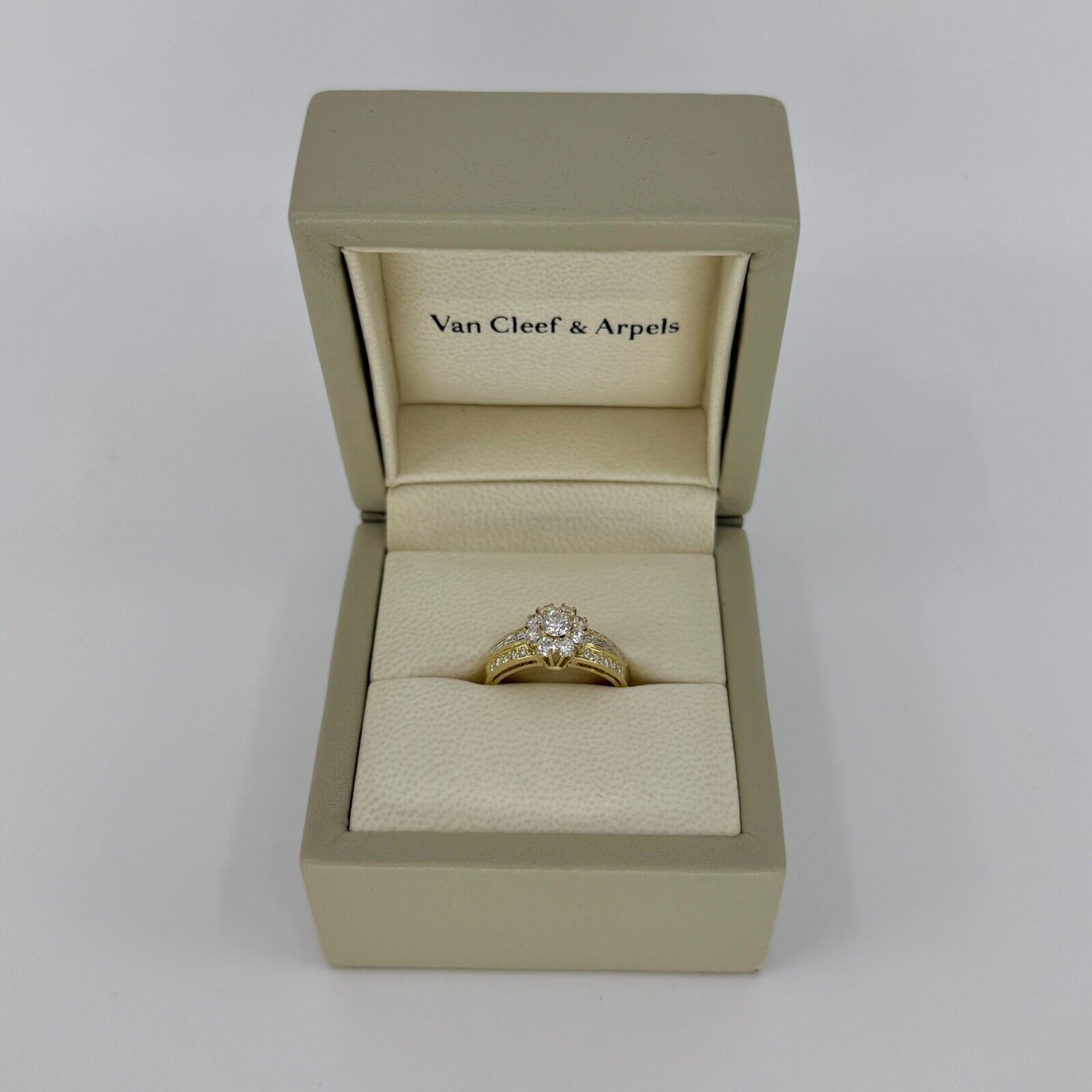 Rare Vintage Van Cleef & Arpels Round And Baguette Diamond Fleurette Flower Ring — view 2