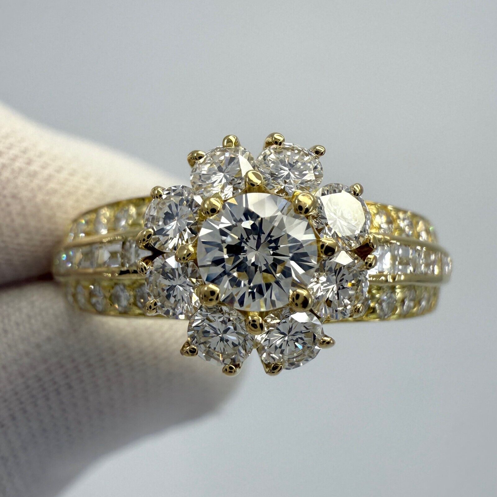 Rare Vintage Van Cleef & Arpels Round And Baguette Diamond Fleurette Flower Ring — view 3