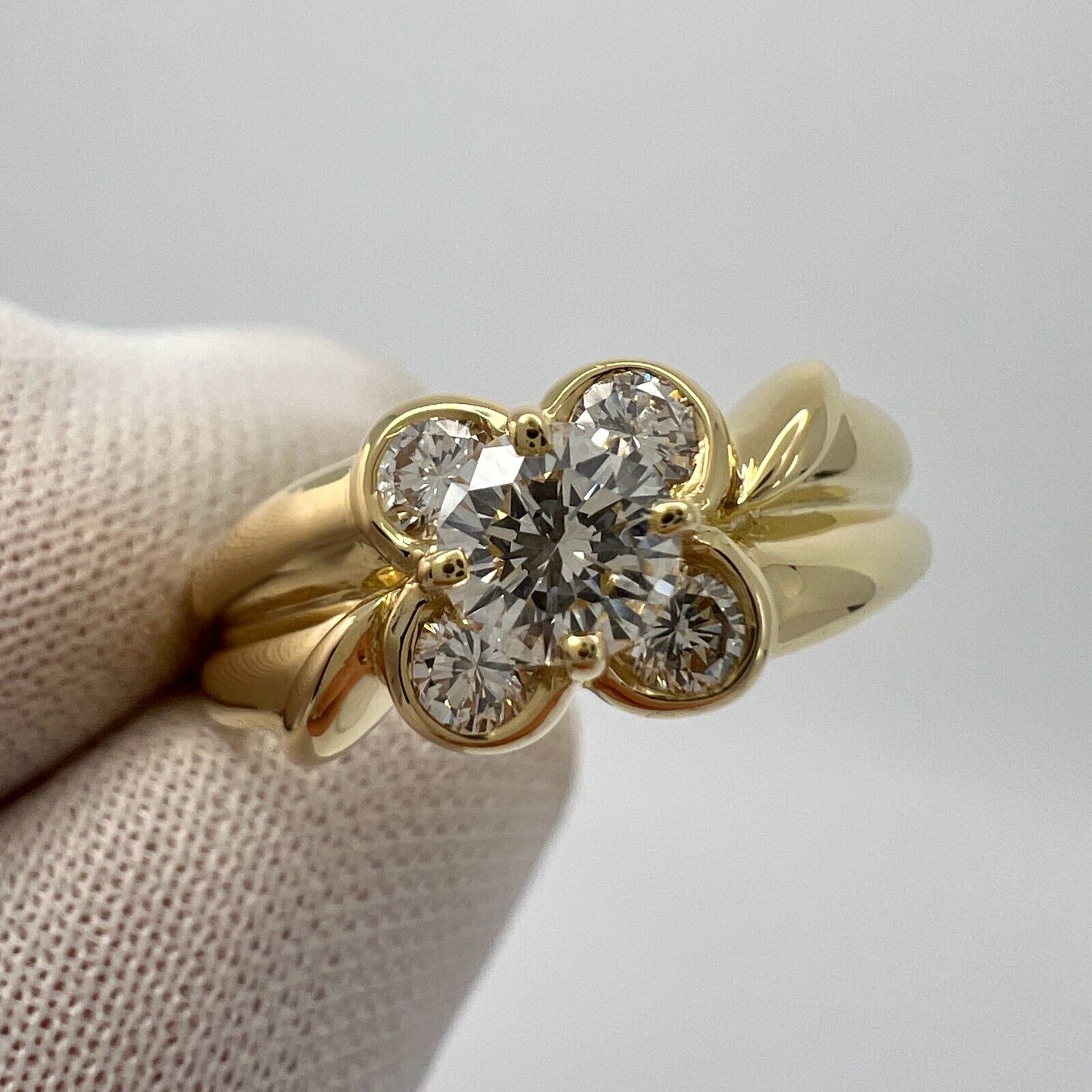 Rare Vintage Van Cleef & Arpels Round Diamond 18k Yellow Gold Flower Onbell Ring — view 4