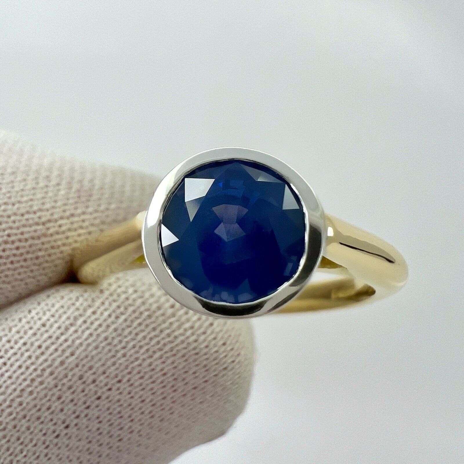 2.05ct Purplish Blue Ceylon Sapphire Round 18k Gold Bezel Rubover Solitaire Ring — view 2