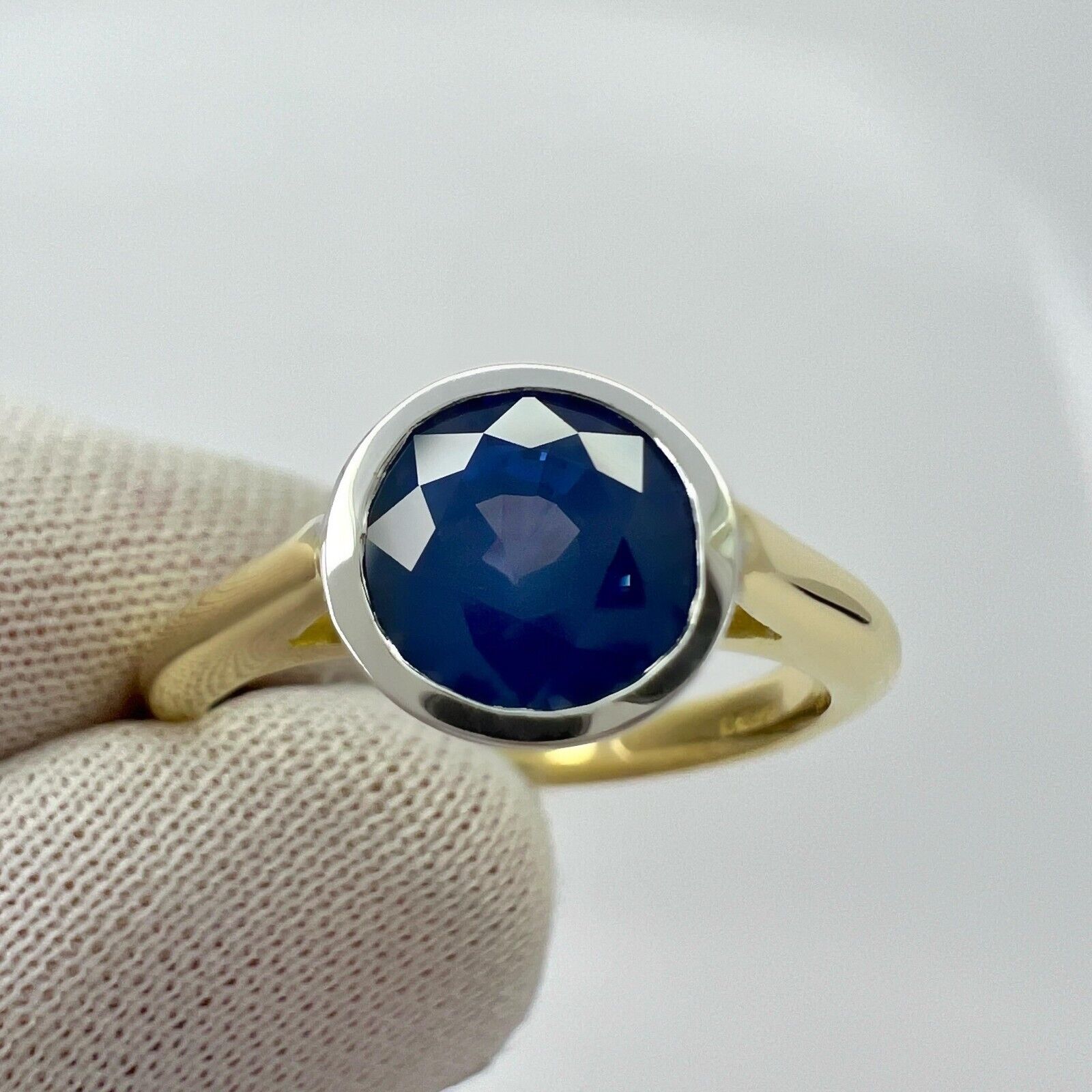 2.05ct Purplish Blue Ceylon Sapphire Round 18k Gold Bezel Rubover Solitaire Ring — view 4