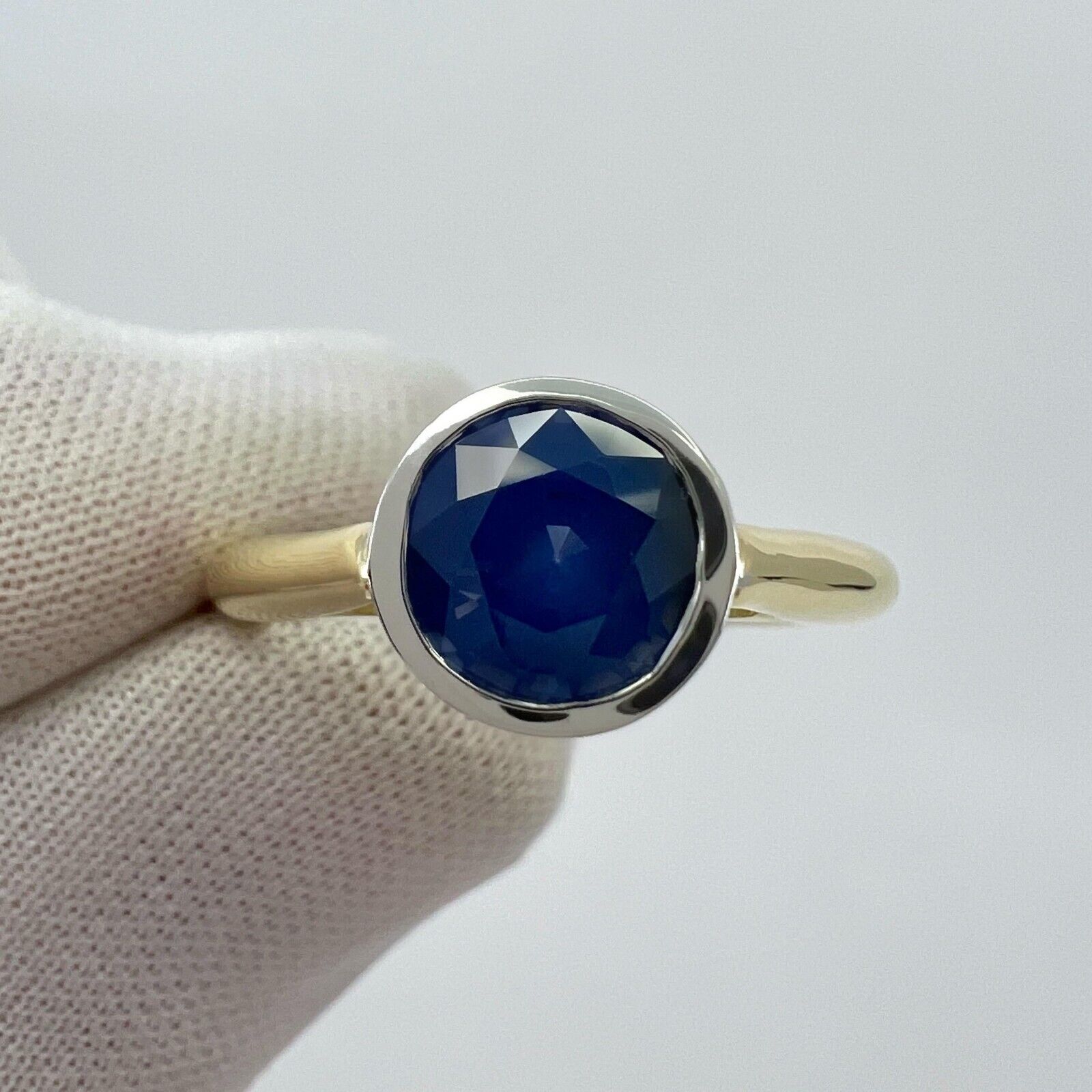 2.05ct Purplish Blue Ceylon Sapphire Round 18k Gold Bezel Rubover Solitaire Ring — view 5
