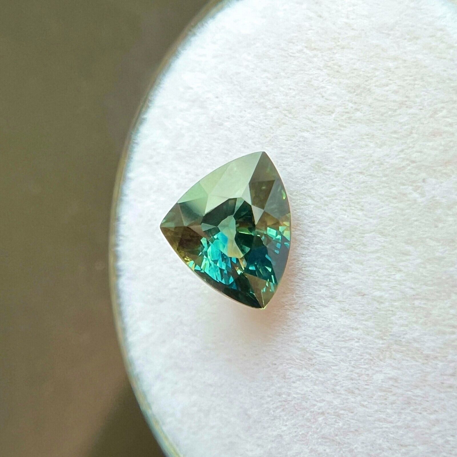 Untreated 1.36ct Australian Sapphire GIA CERTIFIED Green Blue Gem 6.3x7.5mm — view 4