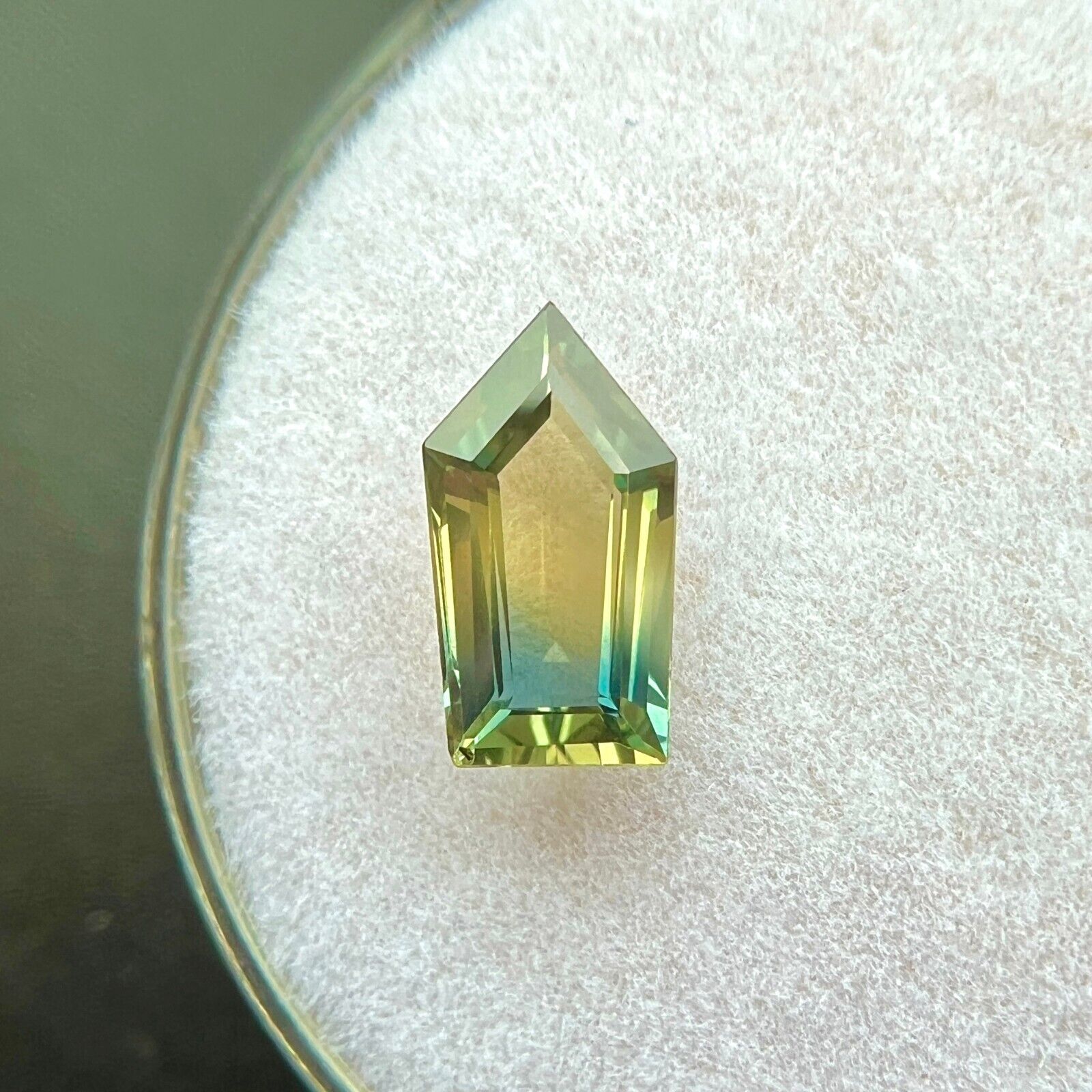 GIA Certified UNIQUE 1.02ct Bi Colour Sapphire Fancy PENTAGON 8.6x4.8mm NO HEAT — view 4