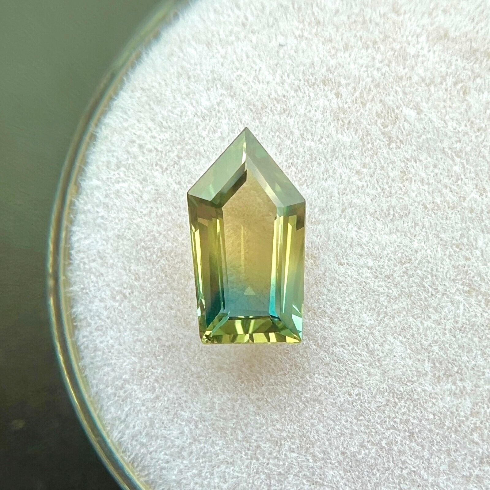 GIA Certified UNIQUE 1.02ct Bi Colour Sapphire Fancy PENTAGON 8.6x4.8mm NO HEAT — view 5