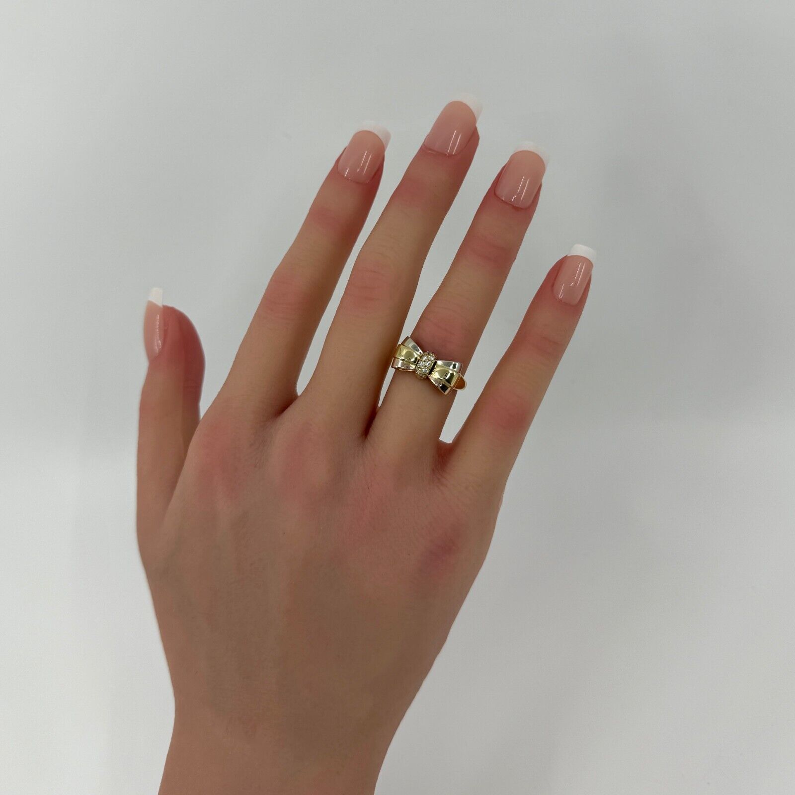 Rare Vintage Van Cleef & Arpels Diamond Ribbon Bow 18k Mutli Tone Gold Ring — view 5