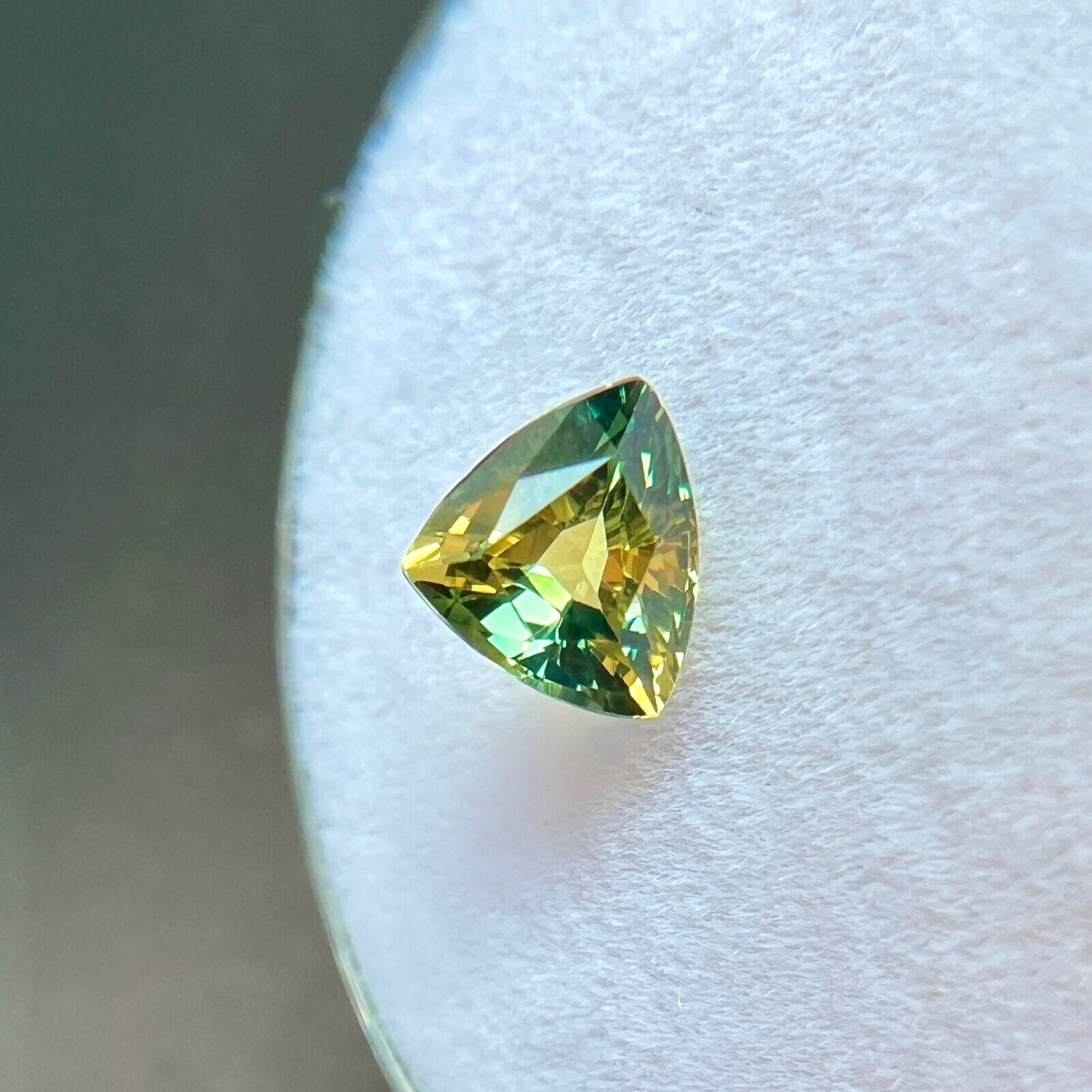 GIA CERTIFIED No Heat 0.81ct Bi Colour Sapphire Blue Yellow Triangle 5.3x5.9mm — view 5