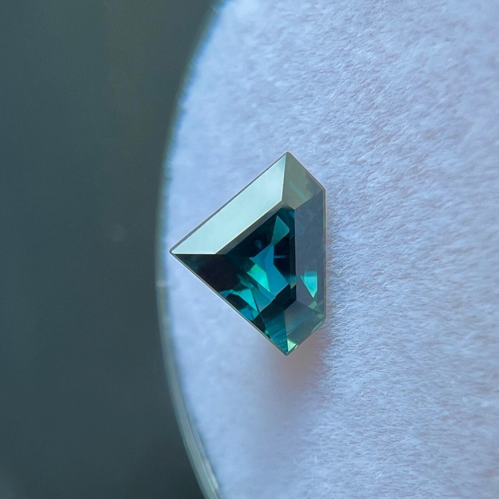 UNIQUE 1.07ct GIA CERTIFIED Shield Cut Sapphire UNTREATED Green Blue AUSTRALIAN — view 3