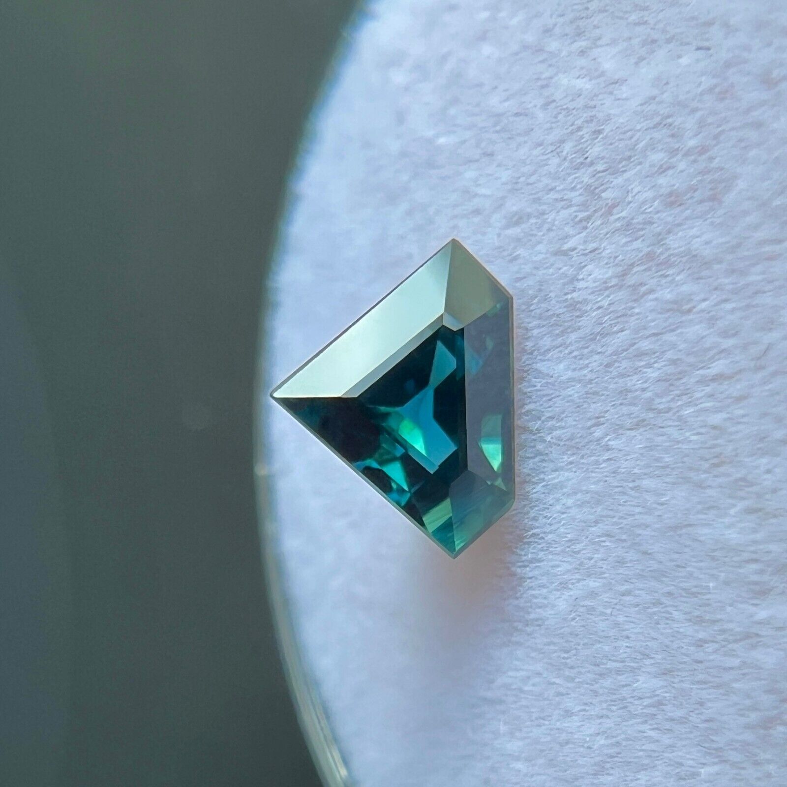 UNIQUE 1.07ct GIA CERTIFIED Shield Cut Sapphire UNTREATED Green Blue AUSTRALIAN — view 5