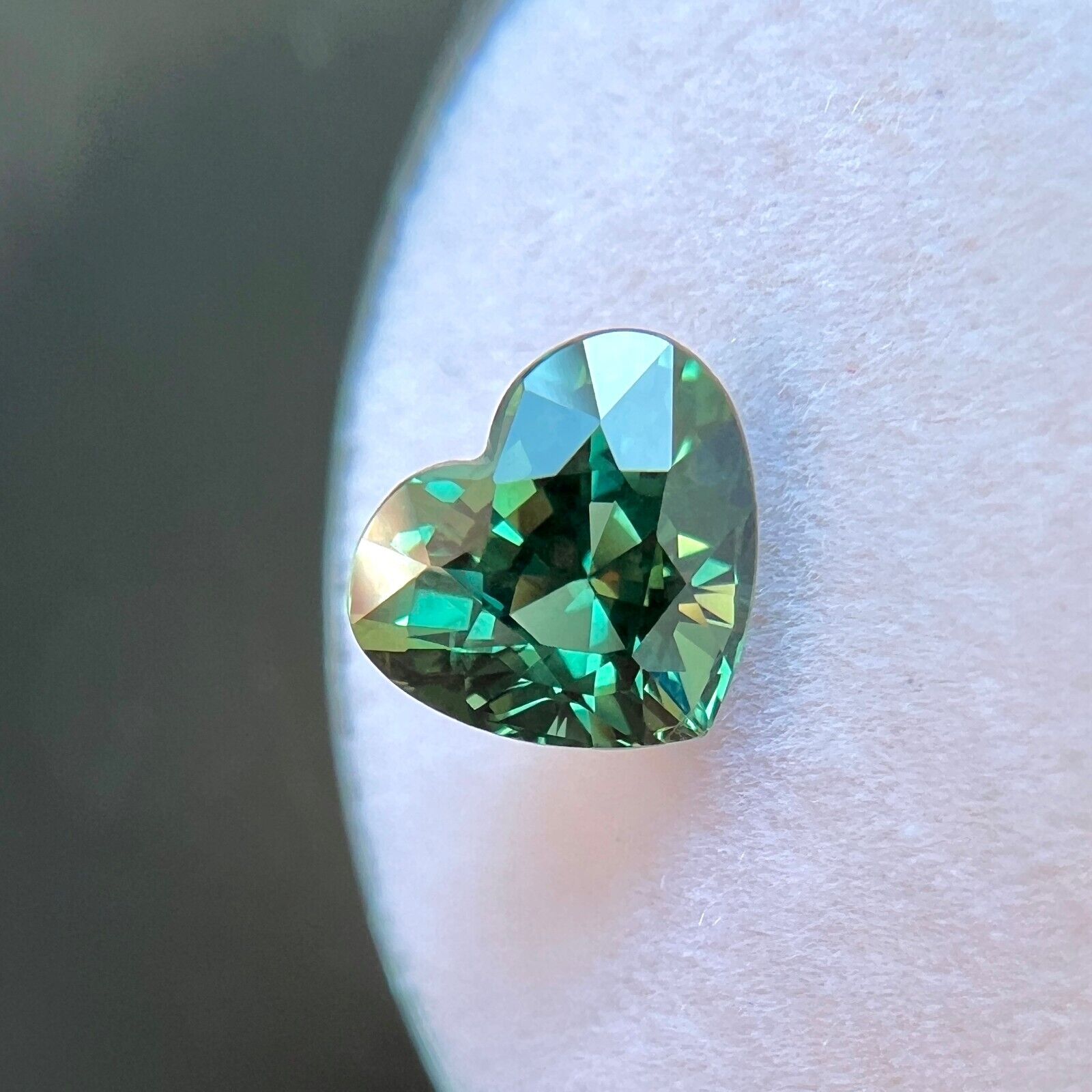 2.16ct GIA CERTIFIED Vivid Green NATURAL Sapphire AUSTRALIAN Heart Cut RARE Gem — view 4