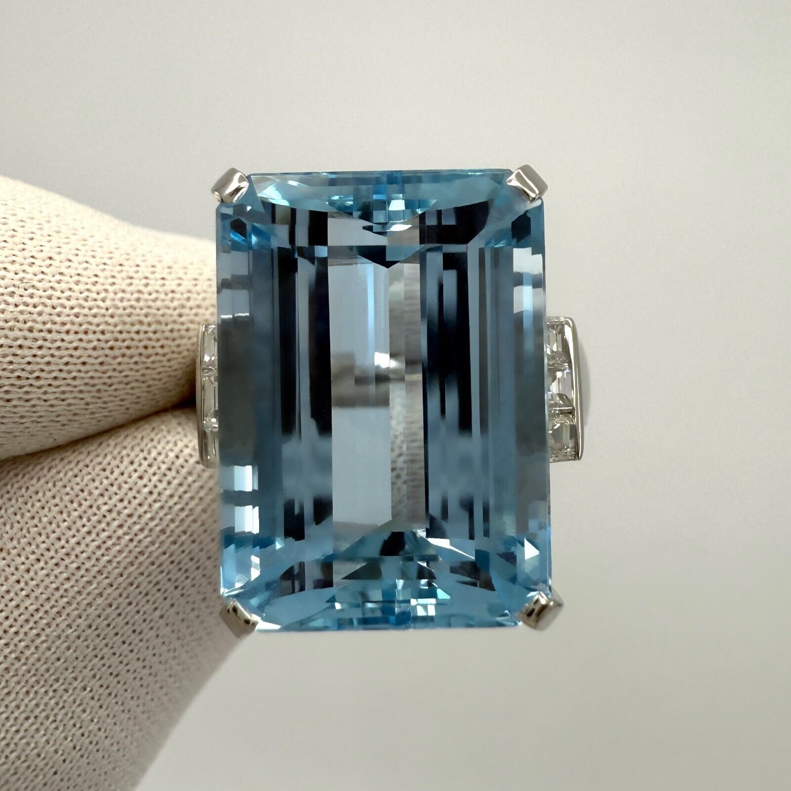 15.21ct Fine Santa Maria Blue Emerald Cut Aquamarine And Diamond Platinum Ring — view 4