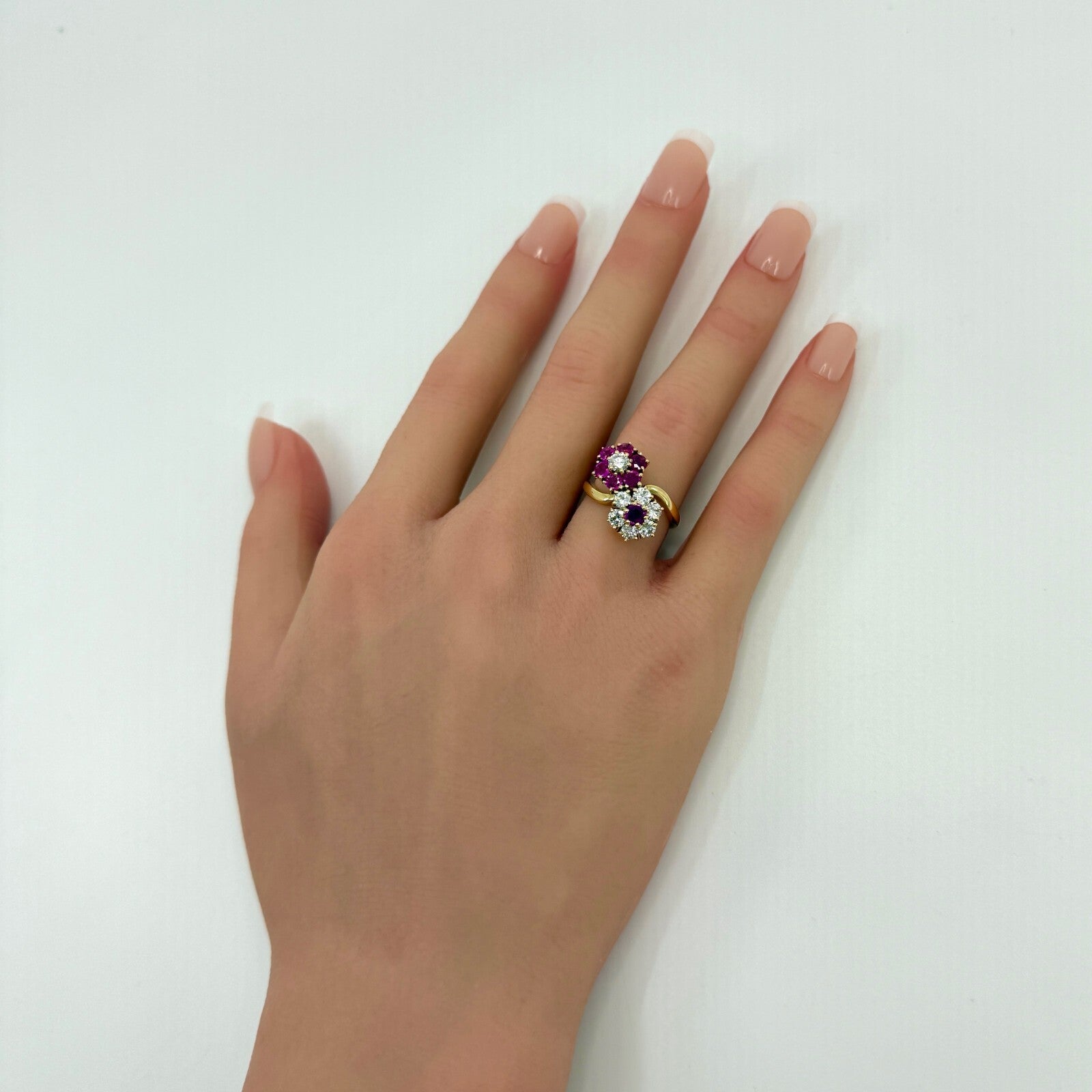 Rare Vintage Van Cleef & Arpels Ruby & Diamond Fleurette Flower 18k Gold Ring — view 4