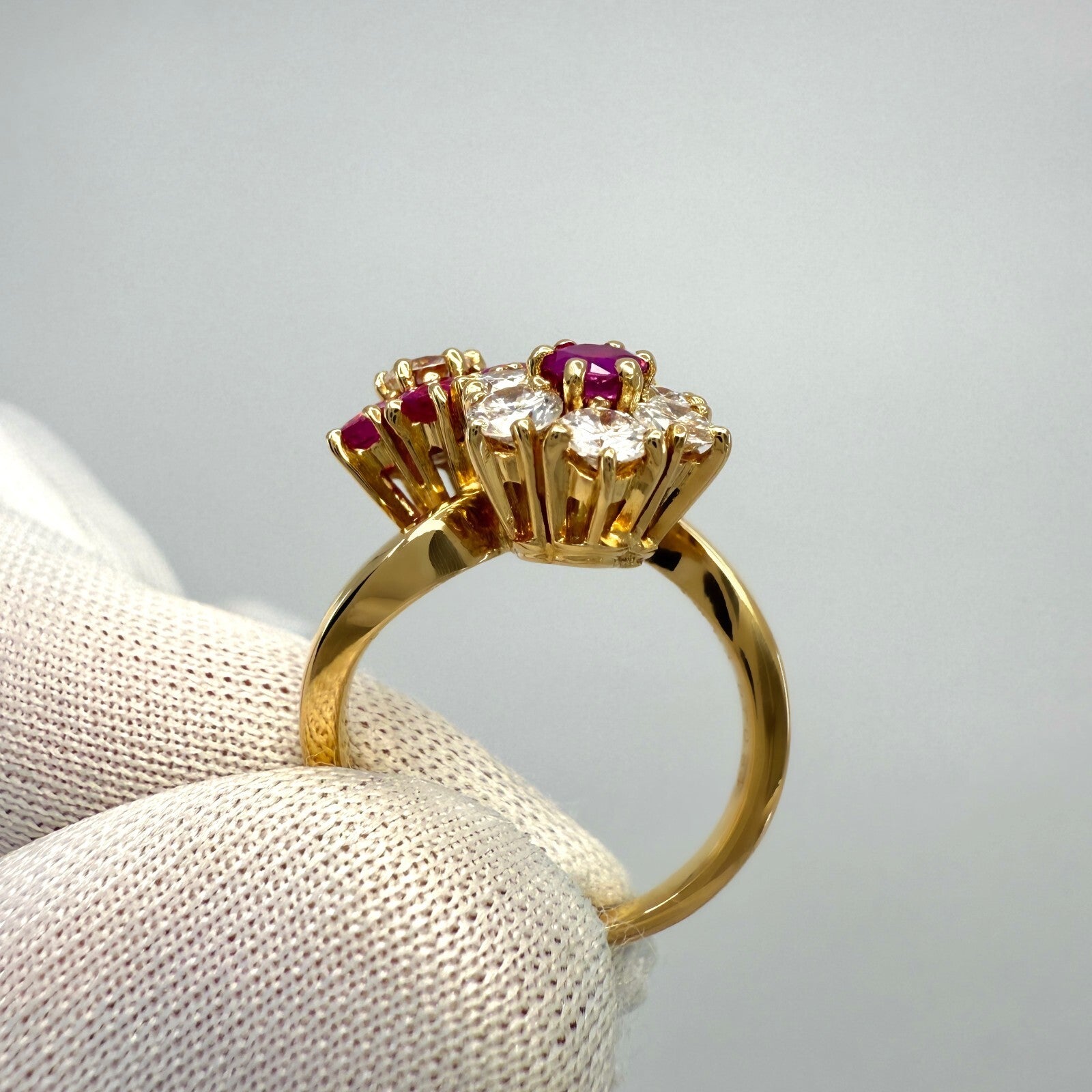 Rare Vintage Van Cleef & Arpels Ruby & Diamond Fleurette Flower 18k Gold Ring — view 5