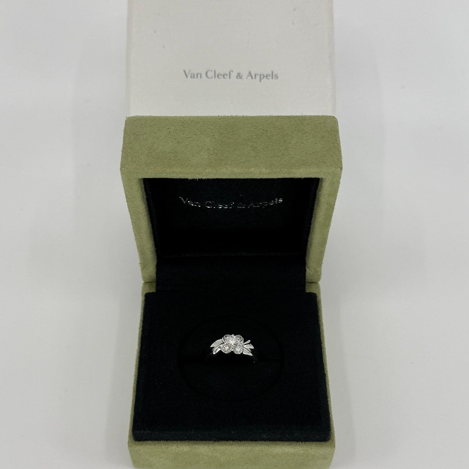 Rare Vintage Van Cleef & Arpels Diamond 18k White Gold Flower Onbell Ring — view 2