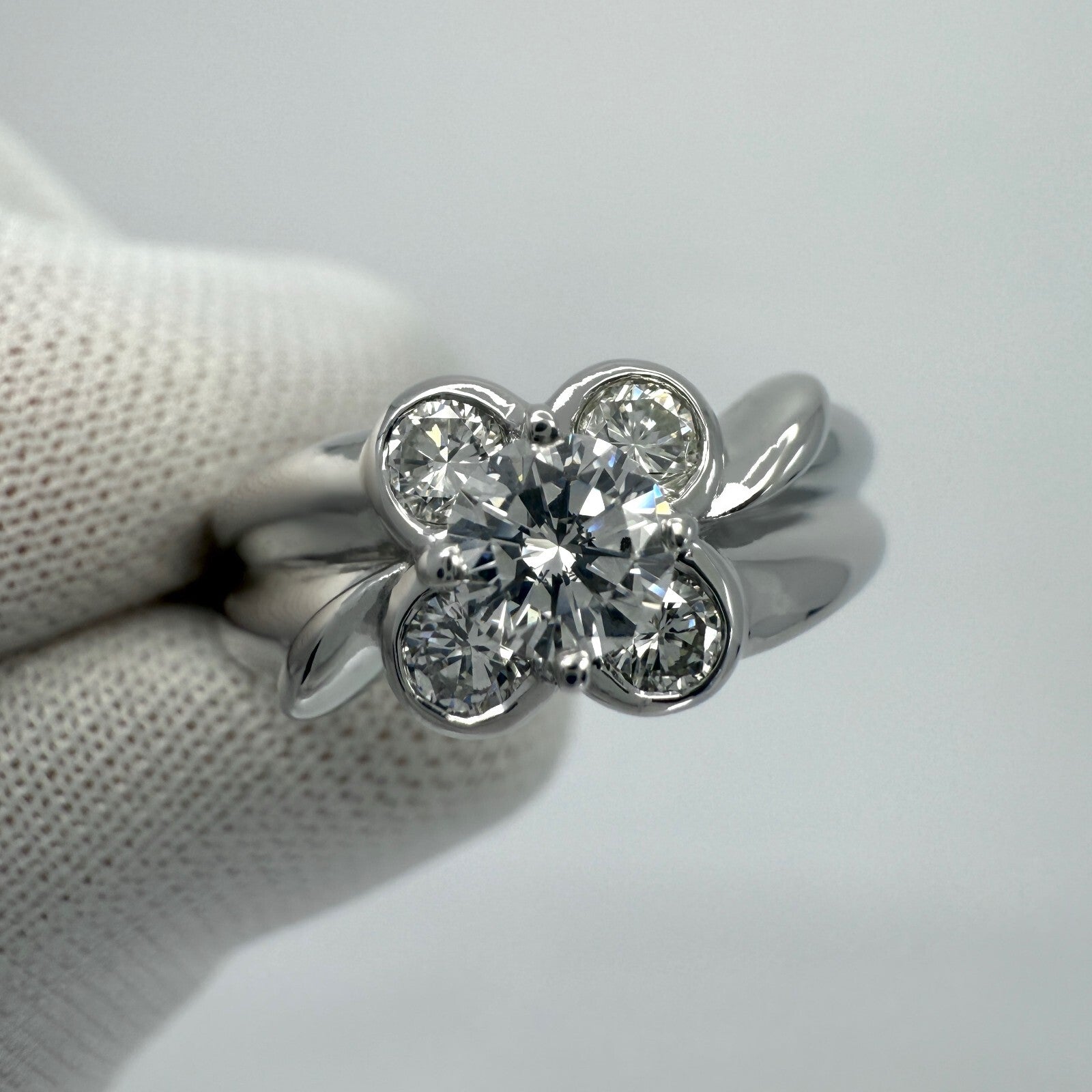Rare Vintage Van Cleef & Arpels Diamond 18k White Gold Flower Onbell Ring — view 3