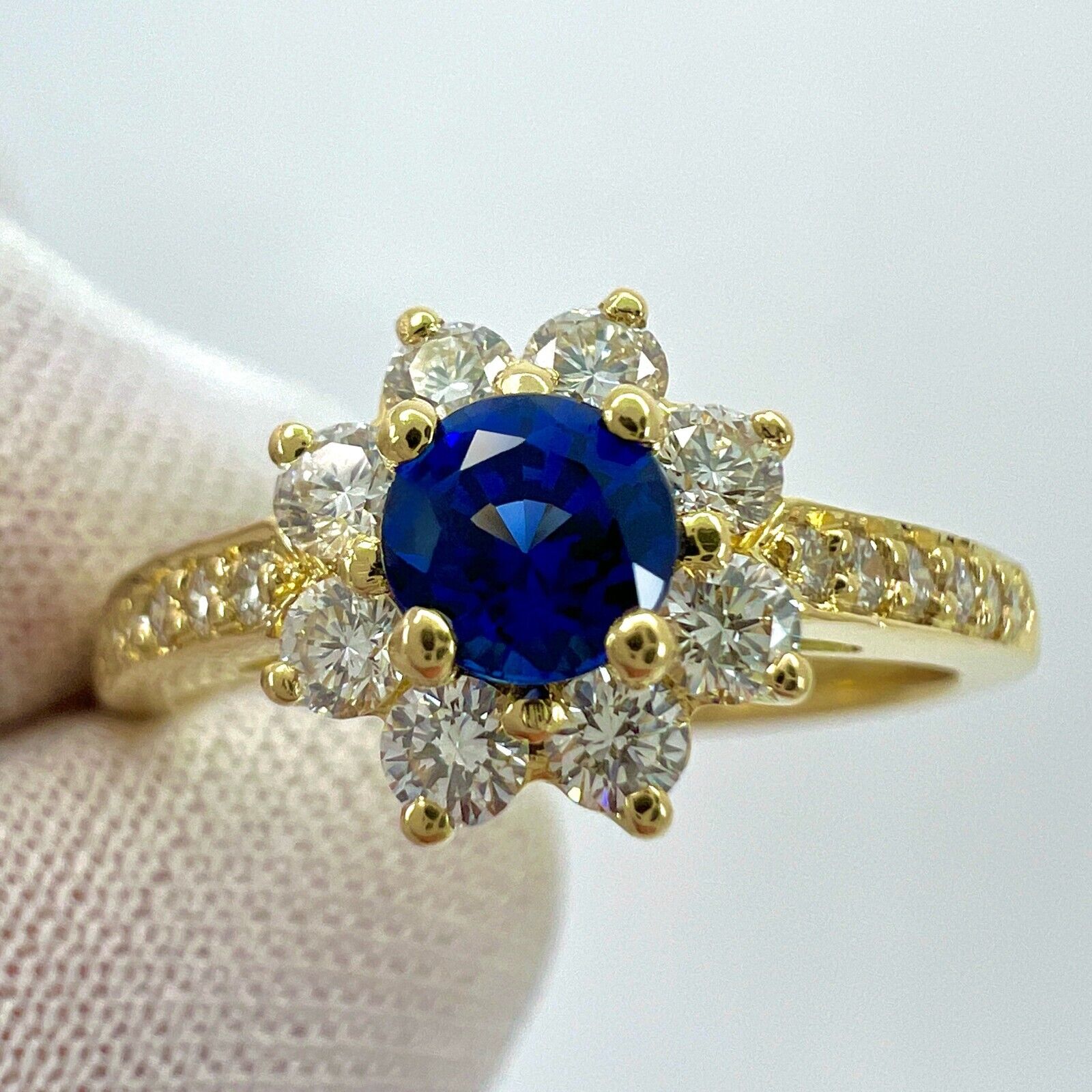 Tiffany & Co. Cornflower Blue Round Sapphire Diamond Flower 18k Yellow Gold Ring — view 4