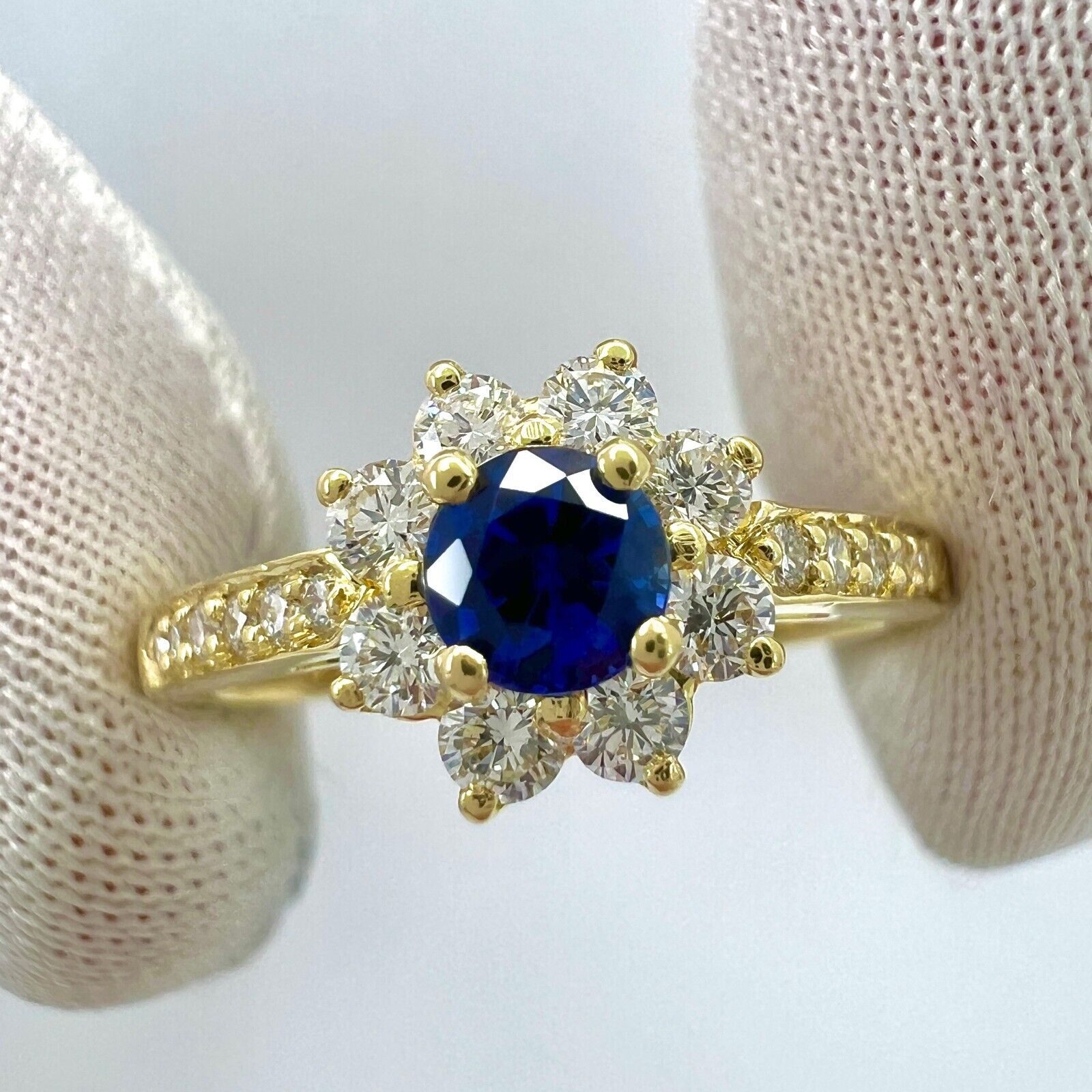Tiffany & Co. Cornflower Blue Round Sapphire Diamond Flower 18k Yellow Gold Ring — view 5
