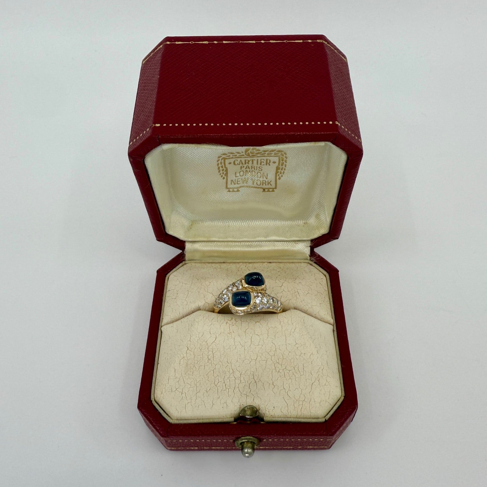 Rare Vintage Cartier Sugarloaf Blue Sapphire & Diamond Mimi 18k Gold Bypass Ring — view 2