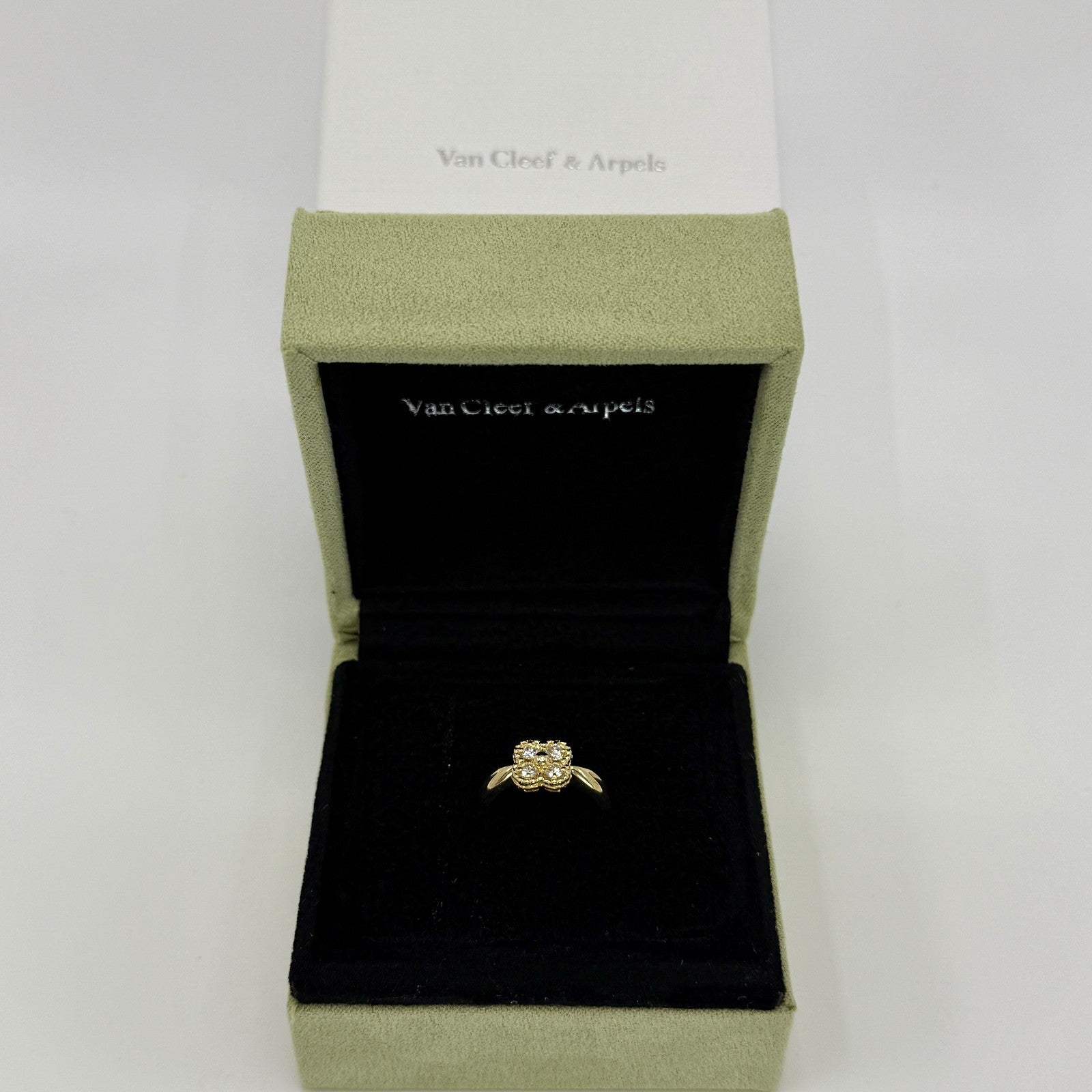 Vintage Van Cleef & Arpels Diamond 18k Yellow Gold Arno Alhambra Flower Ring — view 2