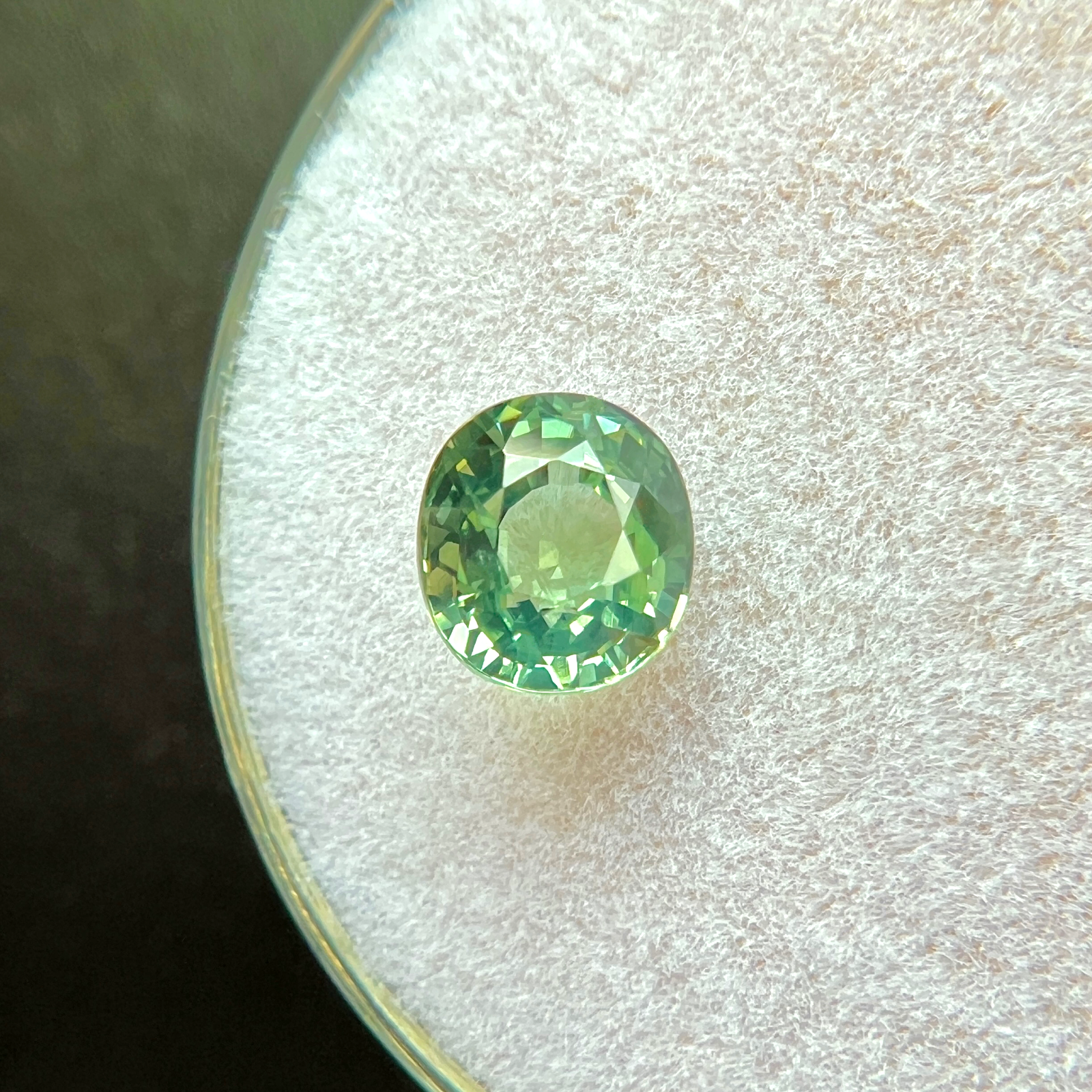 GIA CERTIFIED Natural 0.97ct Sapphire Vivid Green Oval Cut Gem 5.6x5.1mm VS — view 5