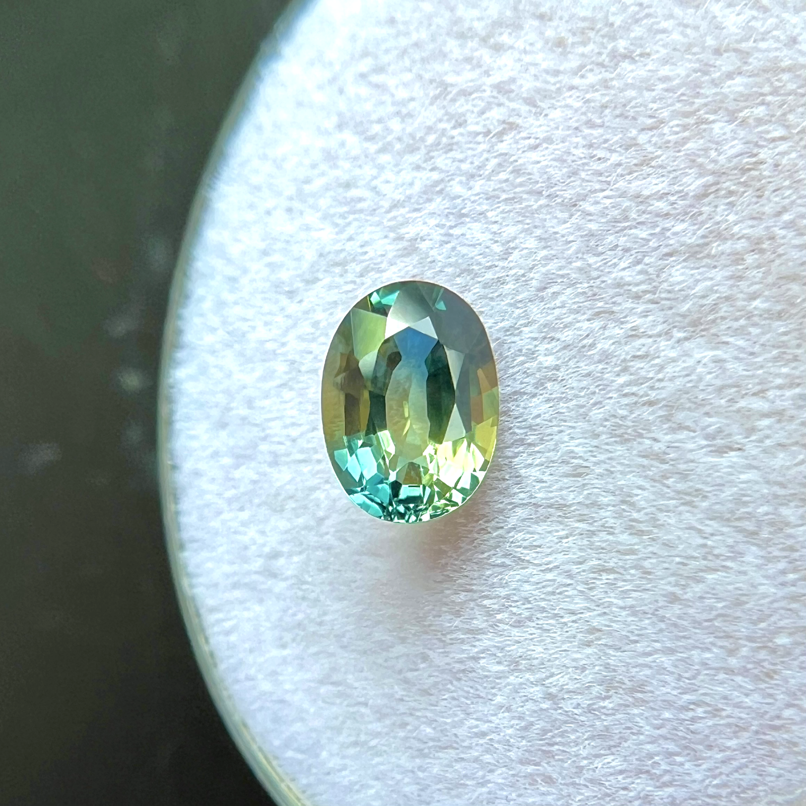 GIA CERTIFIED Australian TRI Colour Sapphire 0.86ct Oval Cut UNTREATED 6.3x4.6mm — view 4