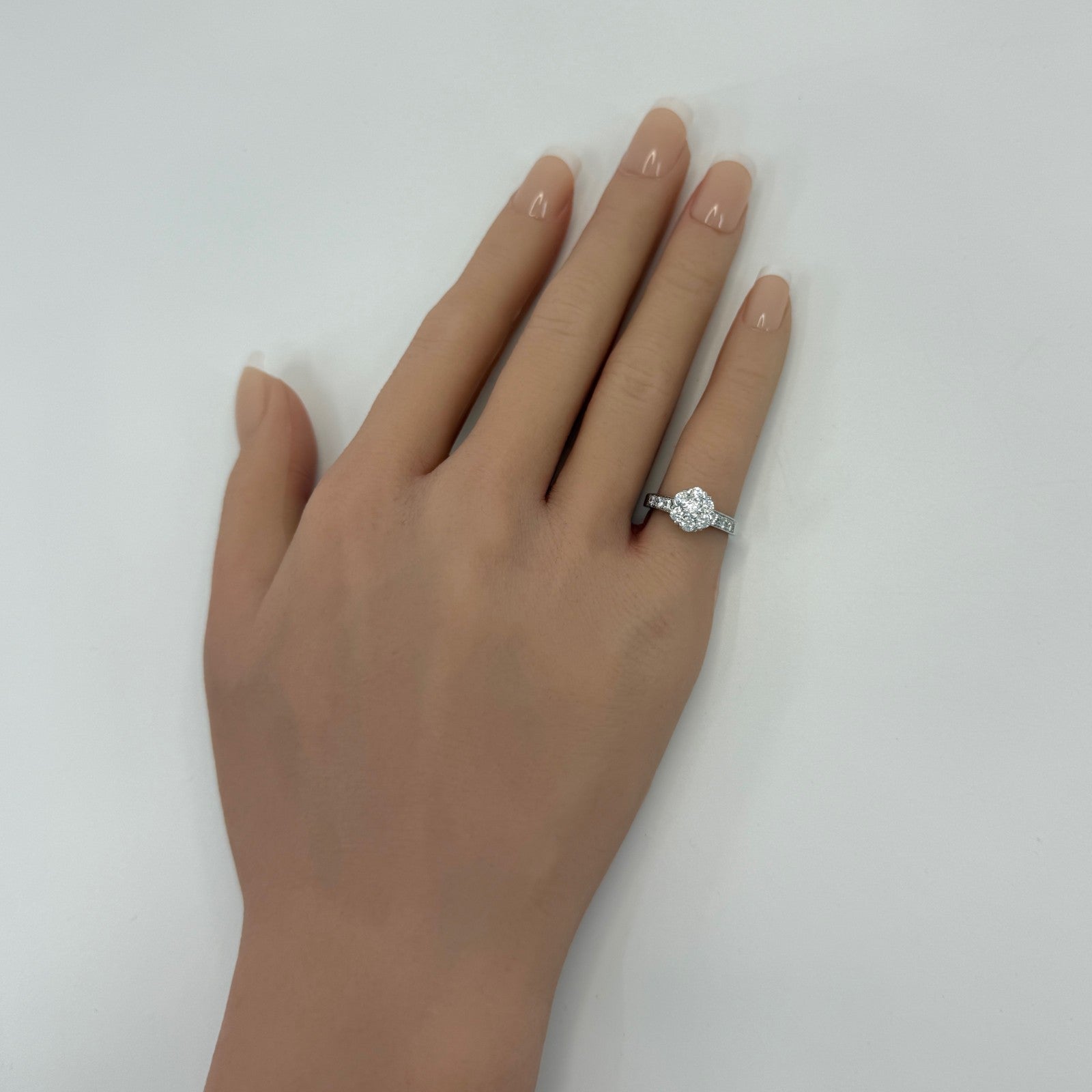 Rare Vintage Van Cleef & Arpels Diamond Fleurette 18k White Gold Flower Ring — view 5