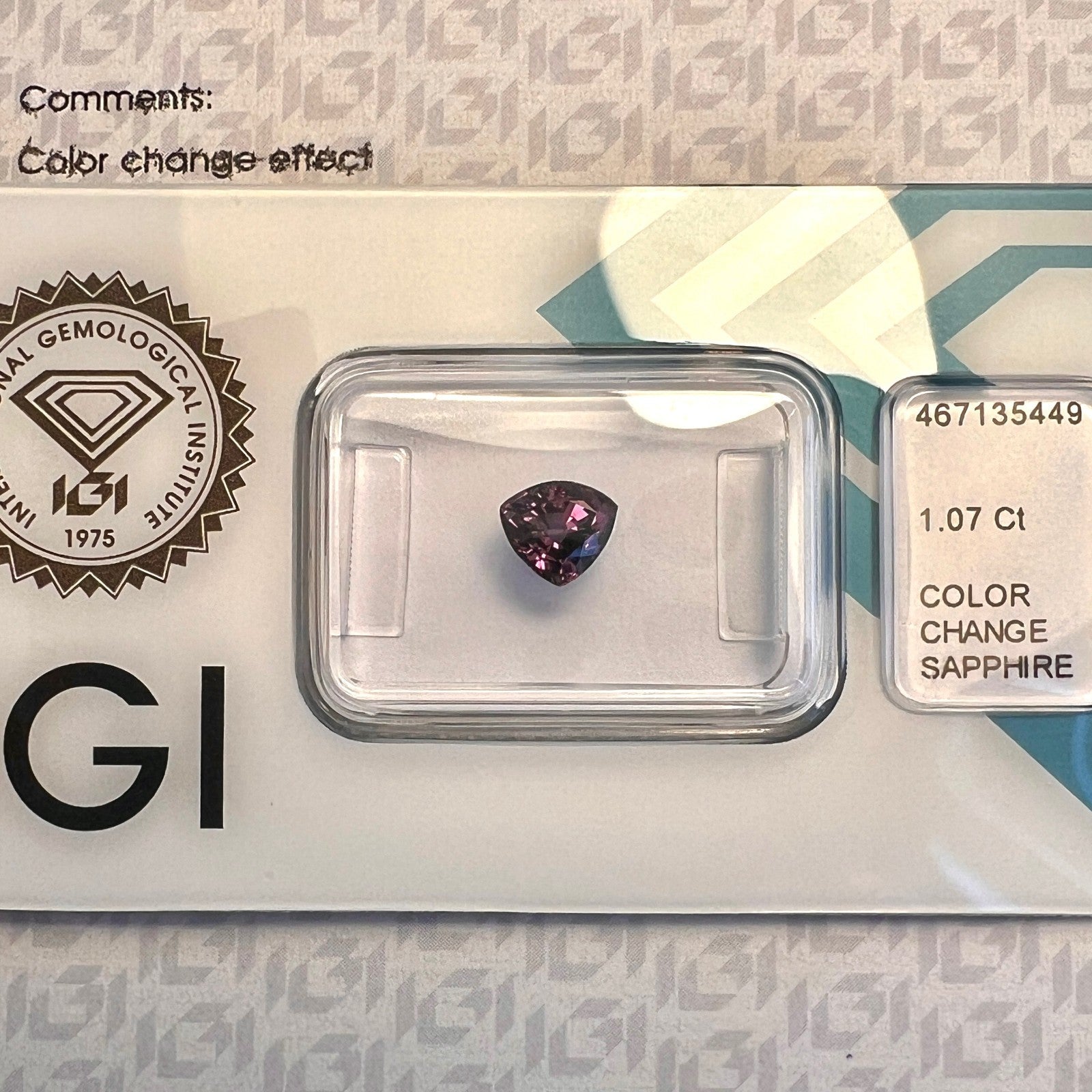 UNHEATED 1.07ct Colour Change Purple Pink Sapphire IGI CERTIFIED Trillion Cut — view 2