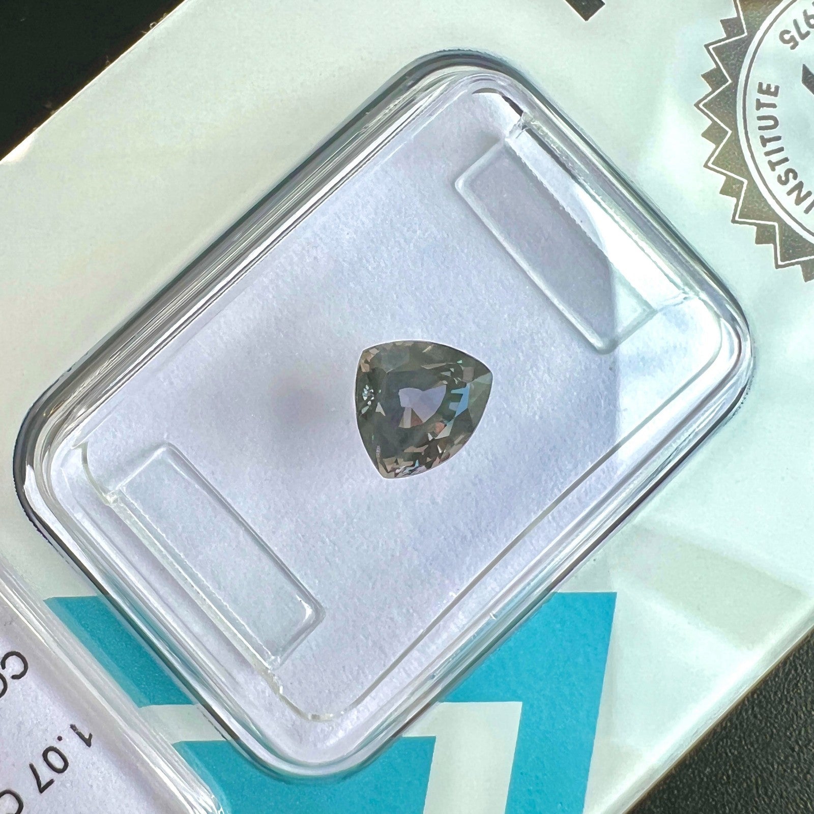 UNHEATED 1.07ct Colour Change Purple Pink Sapphire IGI CERTIFIED Trillion Cut — view 5