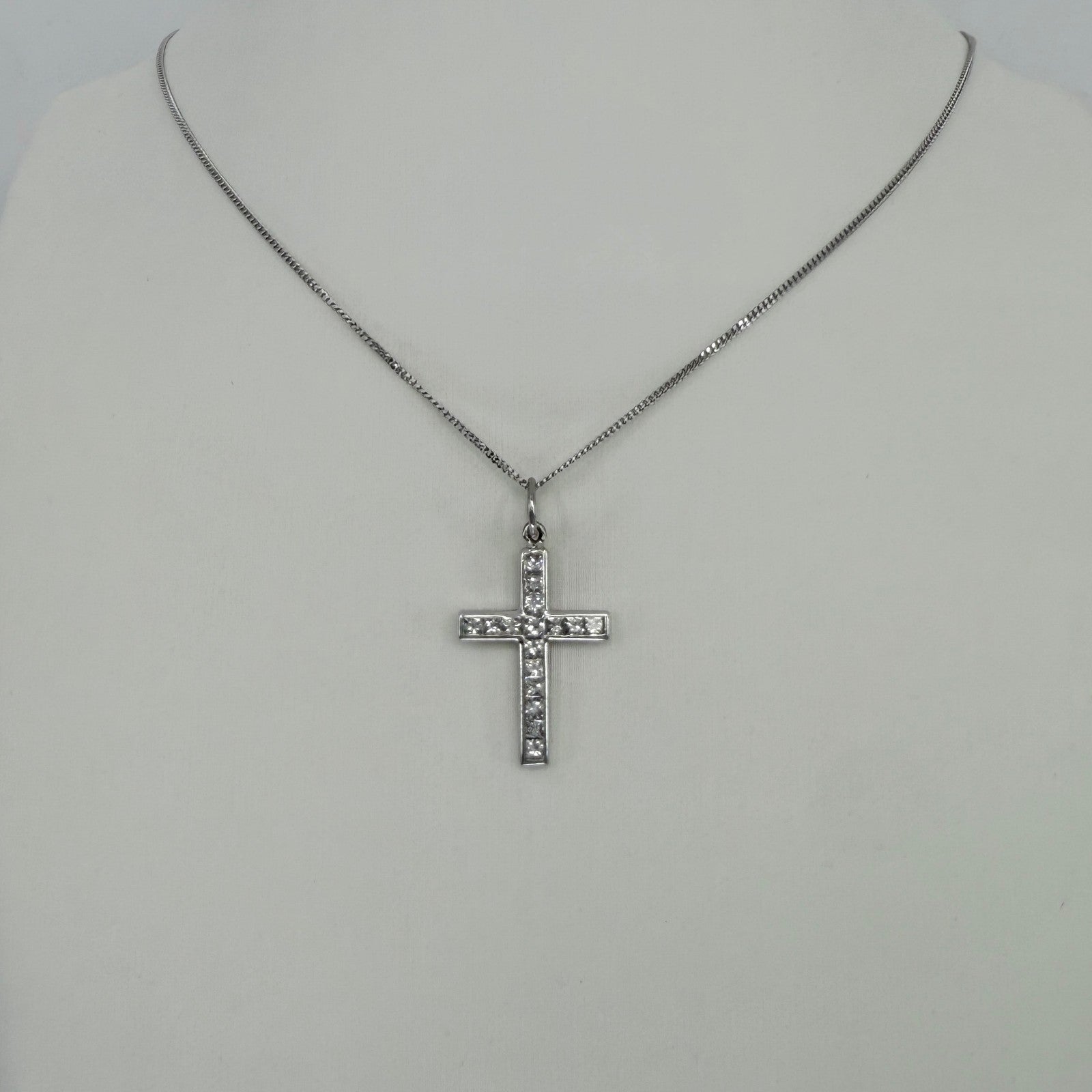 Natural Princess Cut Diamond Cross 18k White Gold Pendant Necklace VVS — view 3