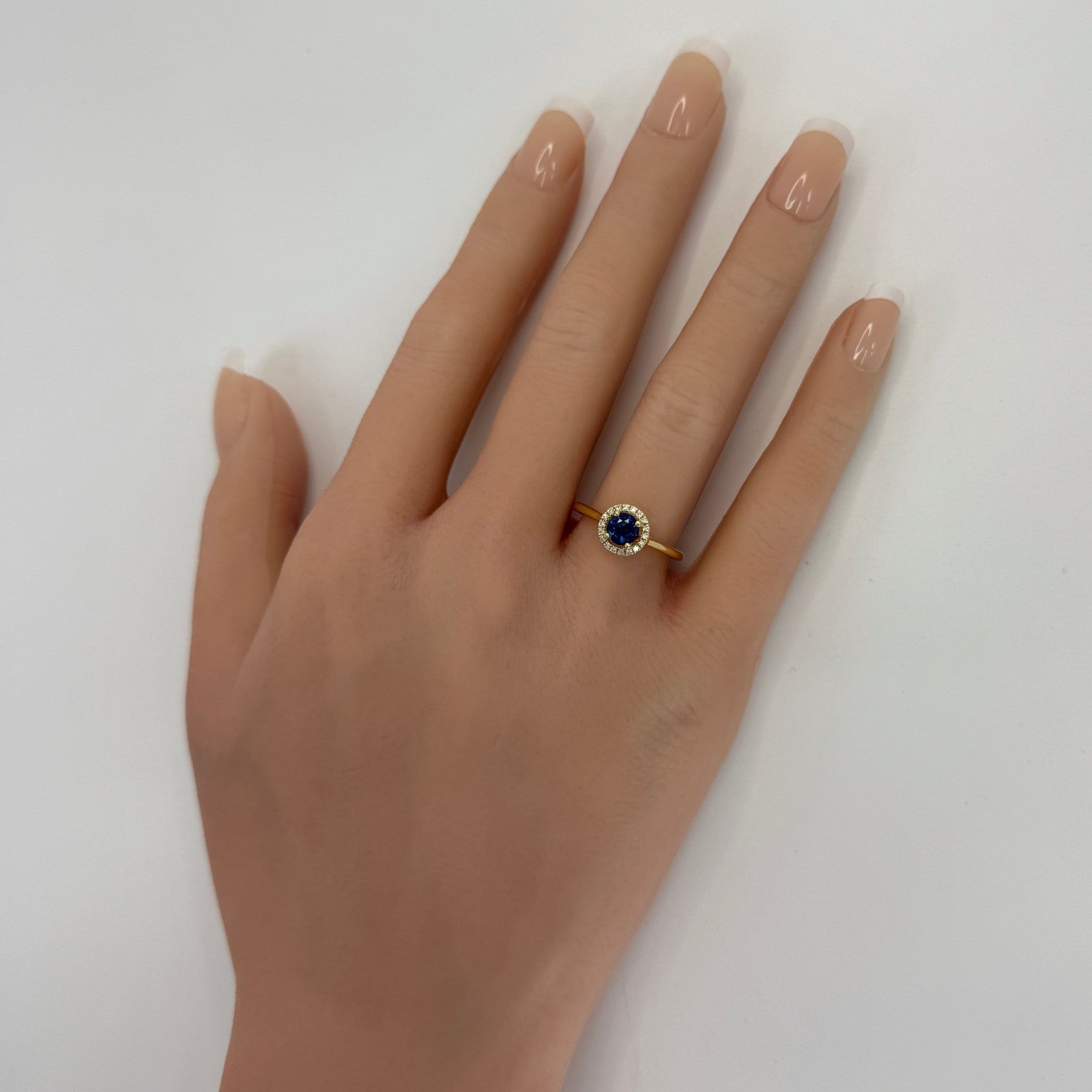 Fine Natural Round Cut Royal Blue Sapphire And Diamond 18k Yellow Gold Halo Ring — view 4