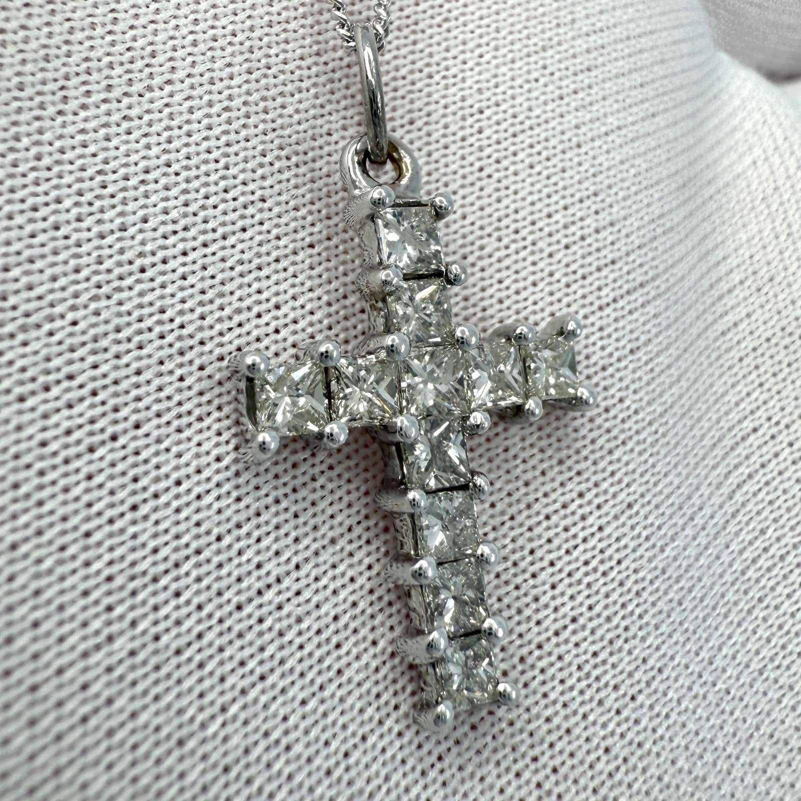 Natural 1.00ct Princess Cut Diamond Cross 18k White Gold Pendant Necklace 3.53g — view 5