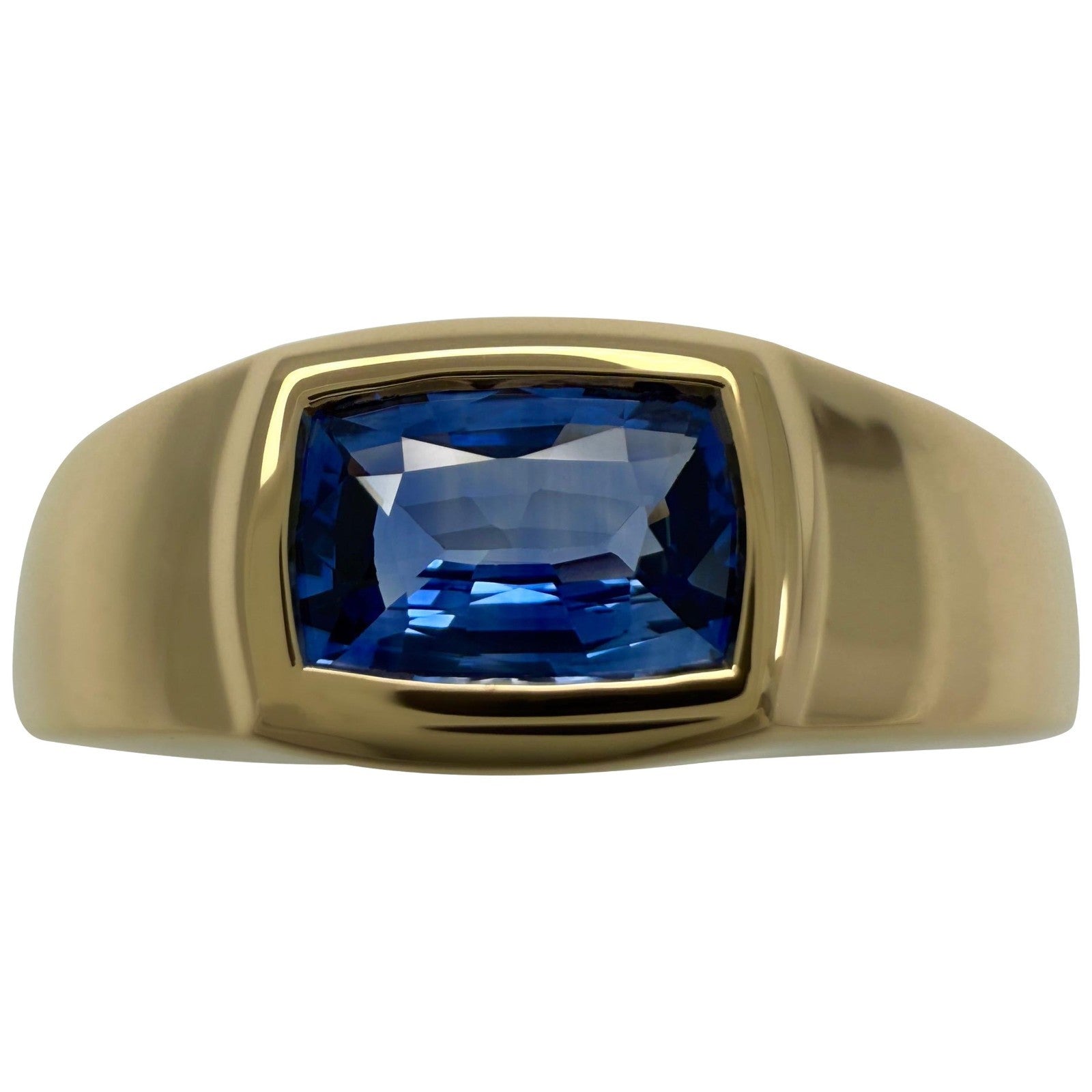Vivid Cornflower Blue Ceylon Sapphire Cushion Cut 18k Yellow Gold Signet Ring