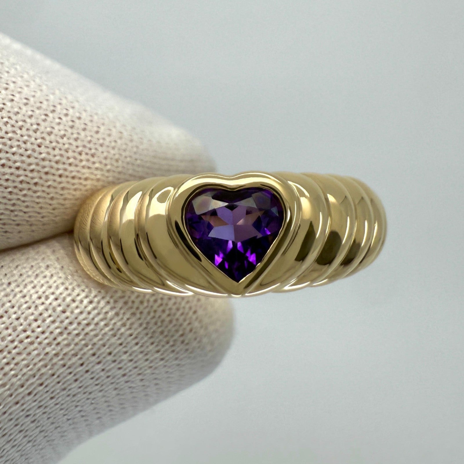 Vintage Tiffany & Co. Vivid Purple Amethyst Heart Cut 18k Yellow Gold Band Ring — view 3