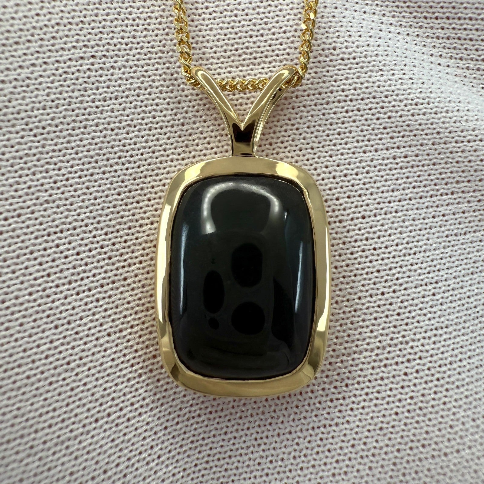 4.44ct IGI Certified Untreated Jadeite Jade A Grade 18k Gold Cushion Pendant — view 4