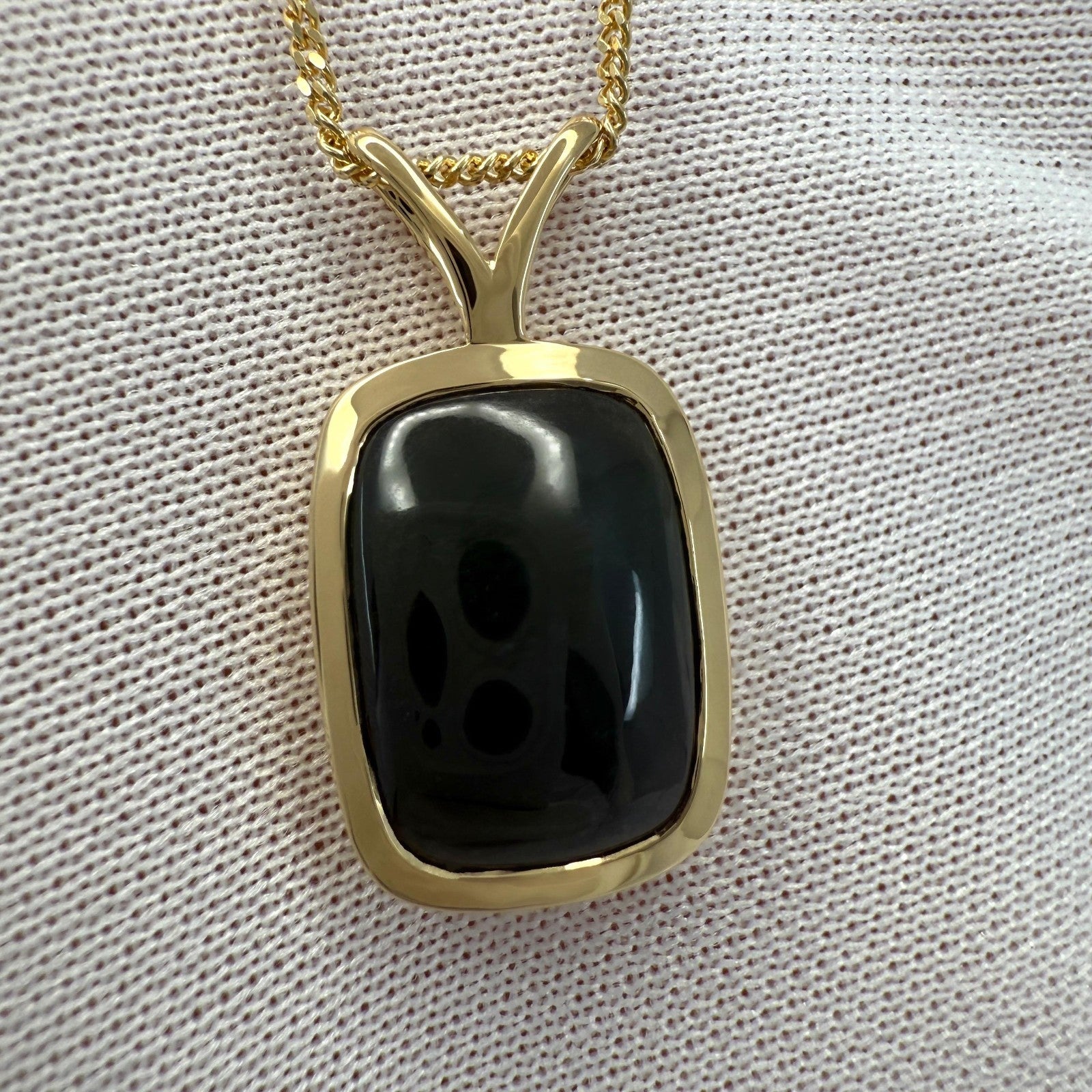 4.44ct IGI Certified Untreated Jadeite Jade A Grade 18k Gold Cushion Pendant — view 5